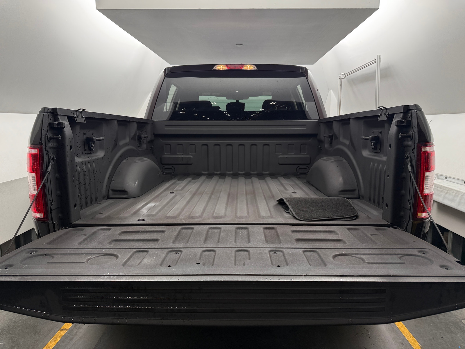 Thumbnail: 2019 Ford Econoline - 7