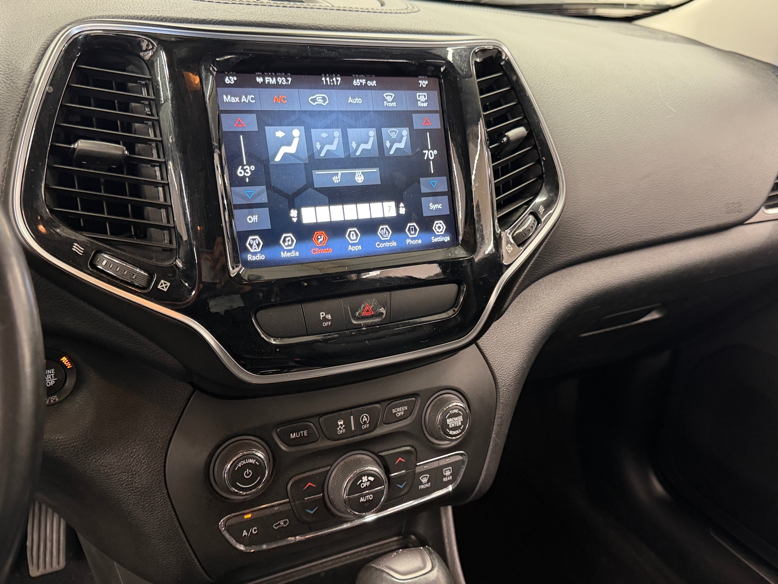 Thumbnail: 2020 Jeep Cherokee - 3