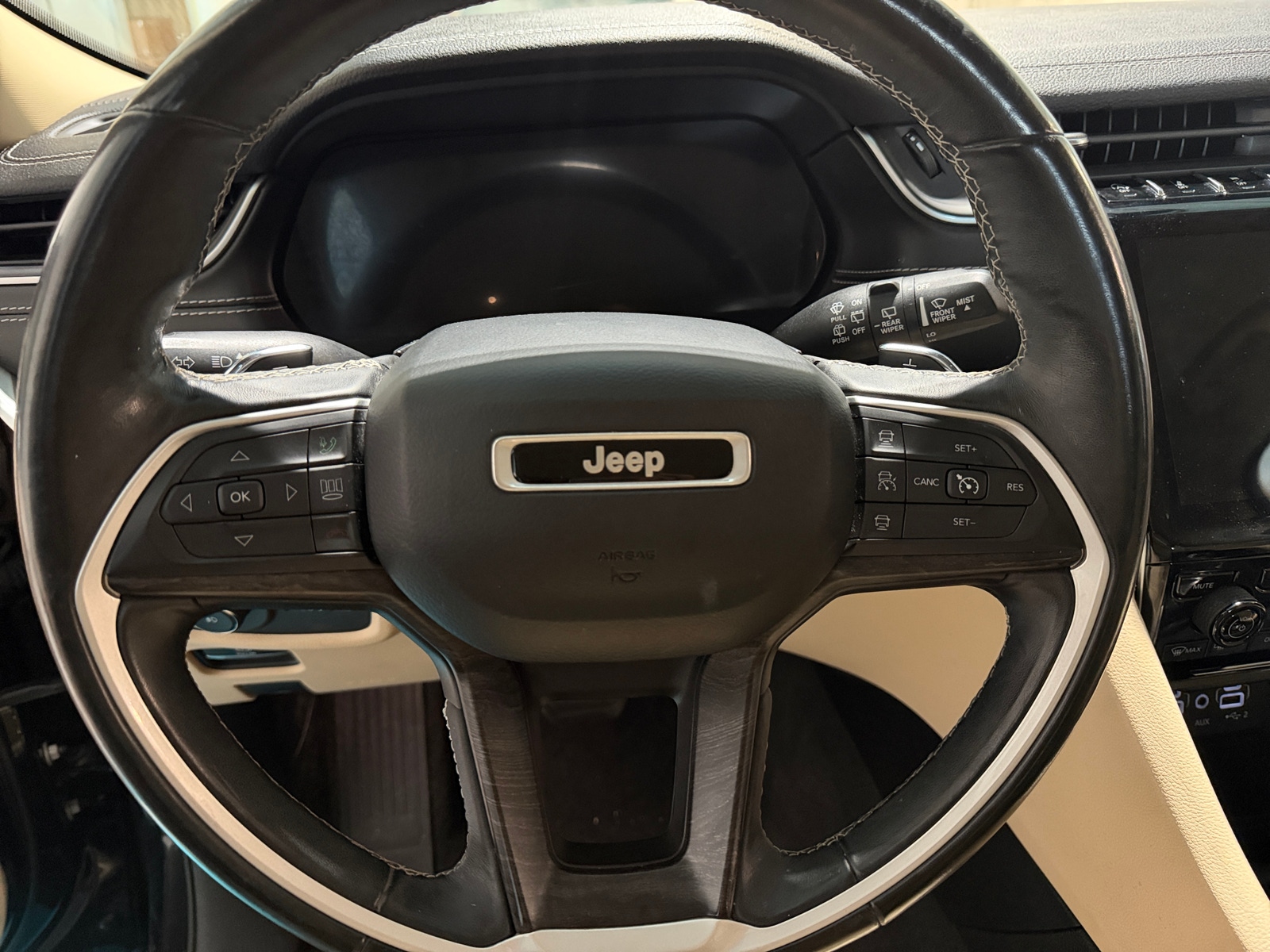 Thumbnail: 2021 Jeep Grand Cherokee L - 4