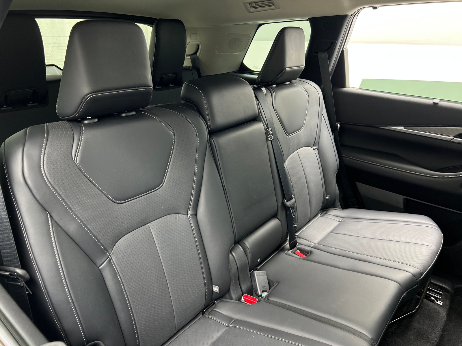 Thumbnail: 2026 INFINITI QX60 - 5