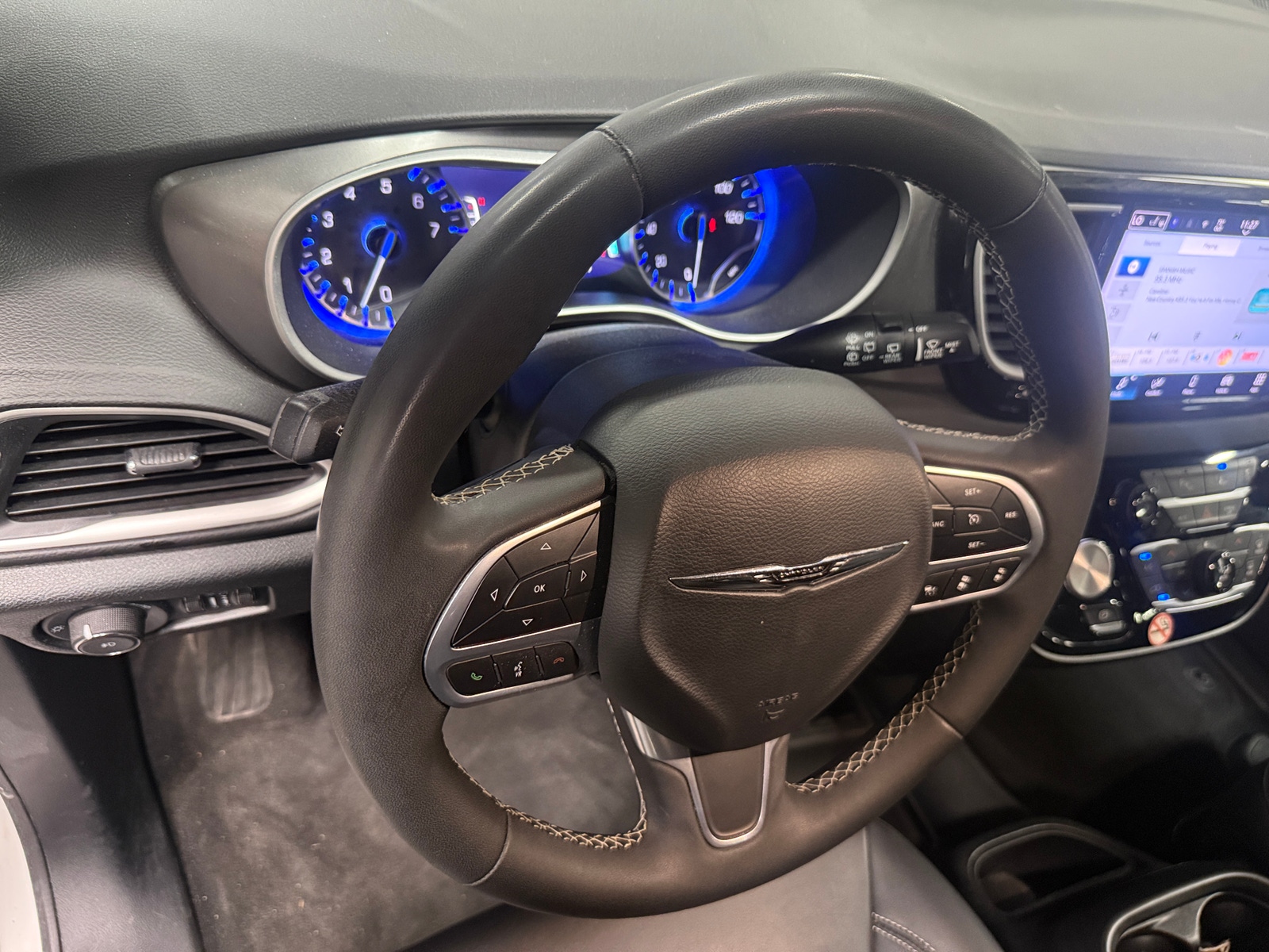 Thumbnail: 2025 Chrysler Pacifica - 4