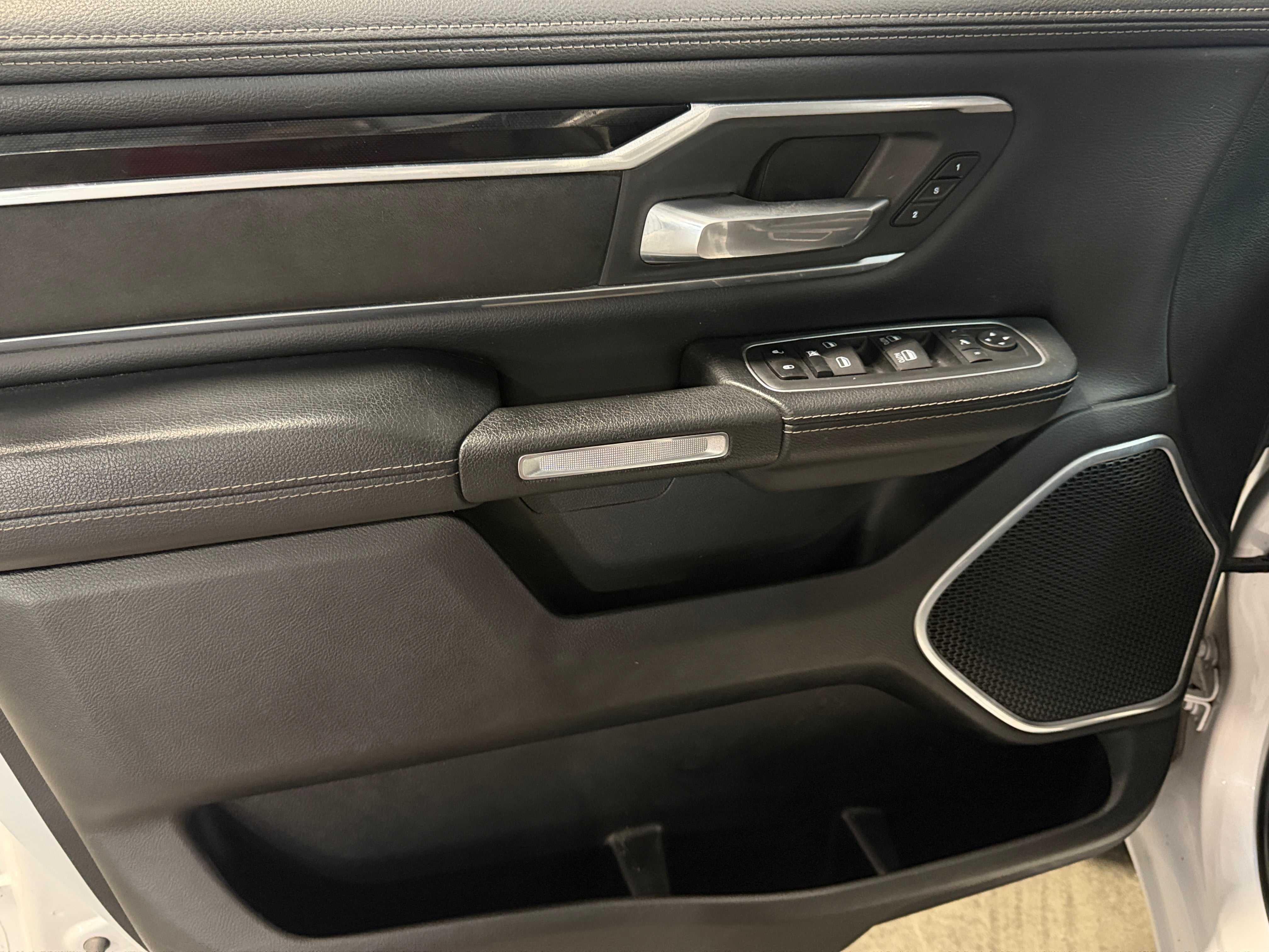 2020 RAM Ram 1500 Pickup Laramie - Photo 3