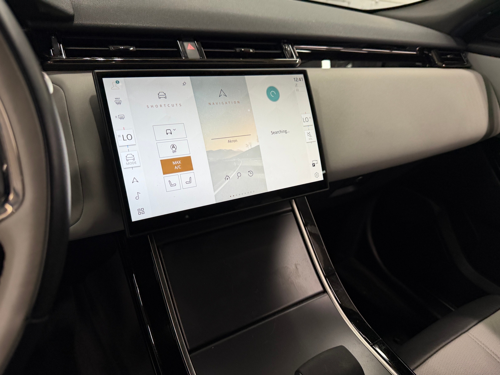 Thumbnail: 2026 Land Rover Range Rover Velar - 4