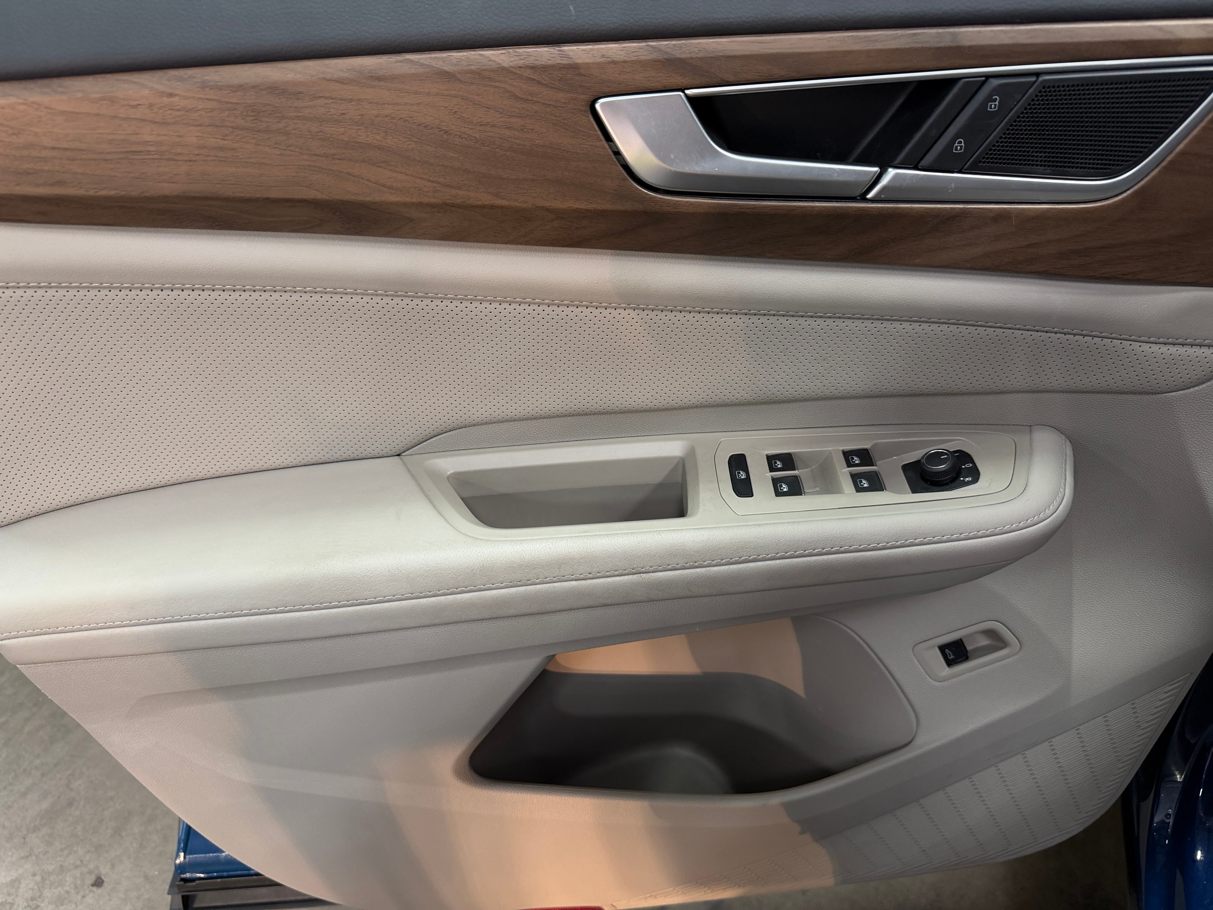 2025 Volkswagen Atlas SE w/Tech