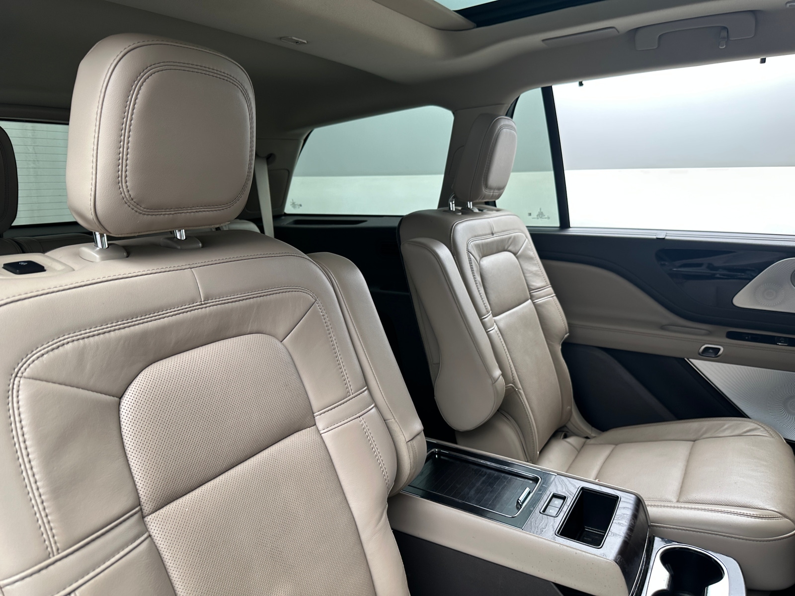 Thumbnail: 2022 Lincoln Aviator - 5