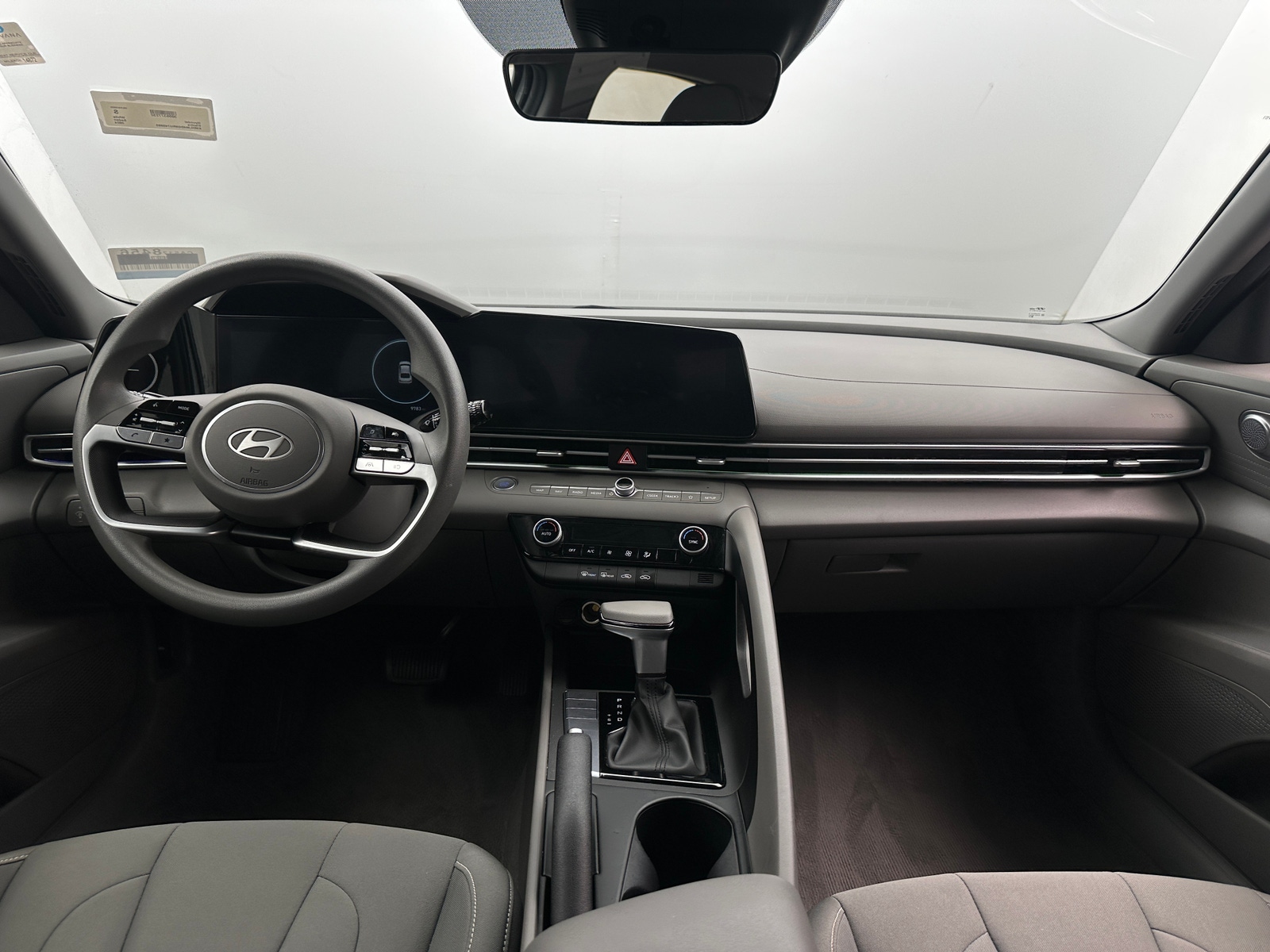 Thumbnail: 2024 Hyundai Elantra - 3