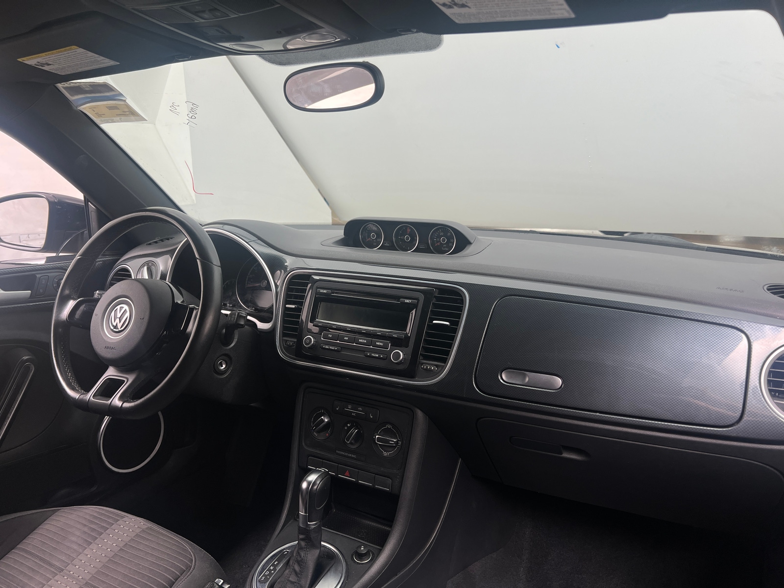 Thumbnail: 2013 Volkswagen Beetle - 3