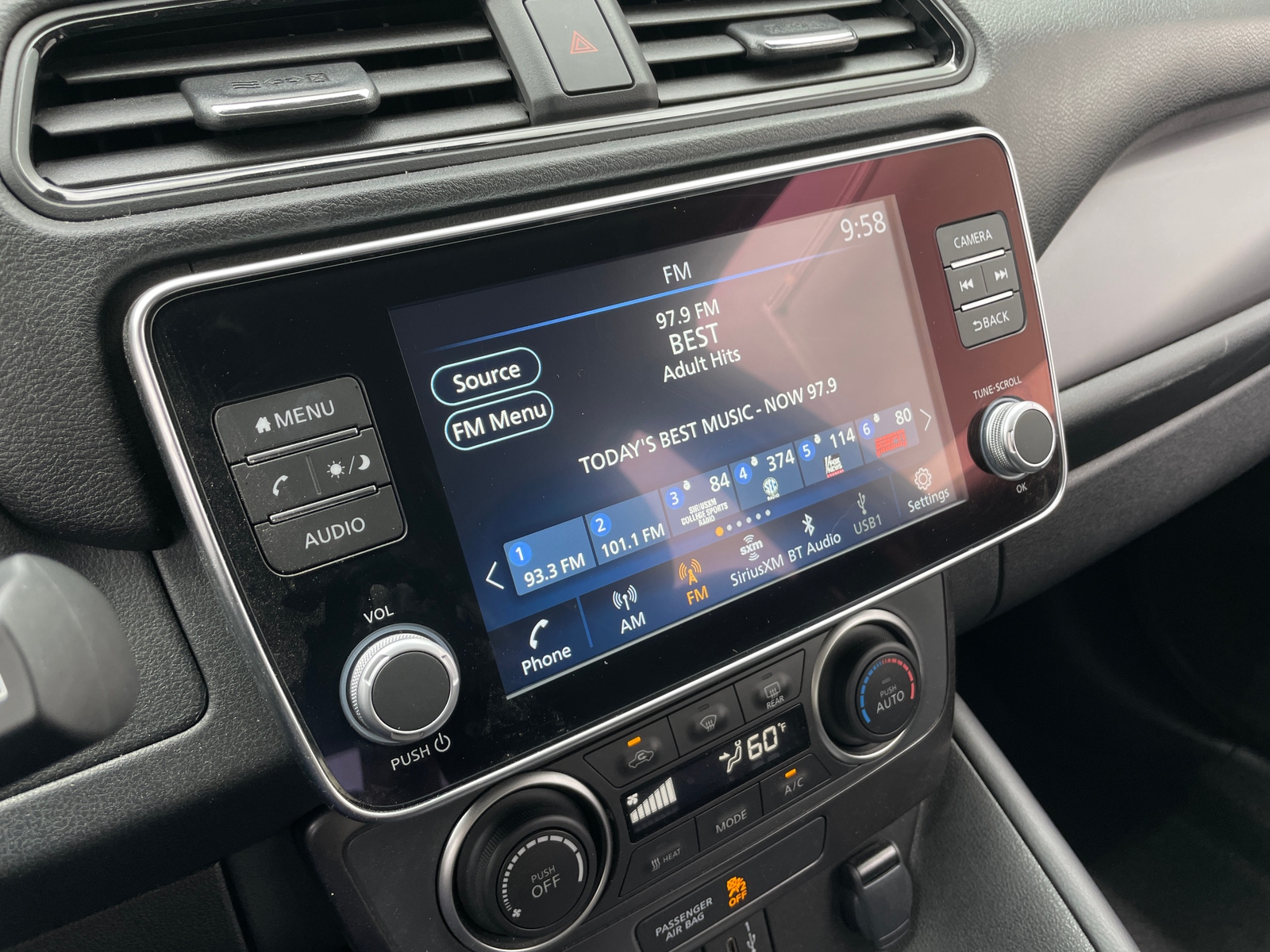 Thumbnail: 2025 Nissan Leaf - 4