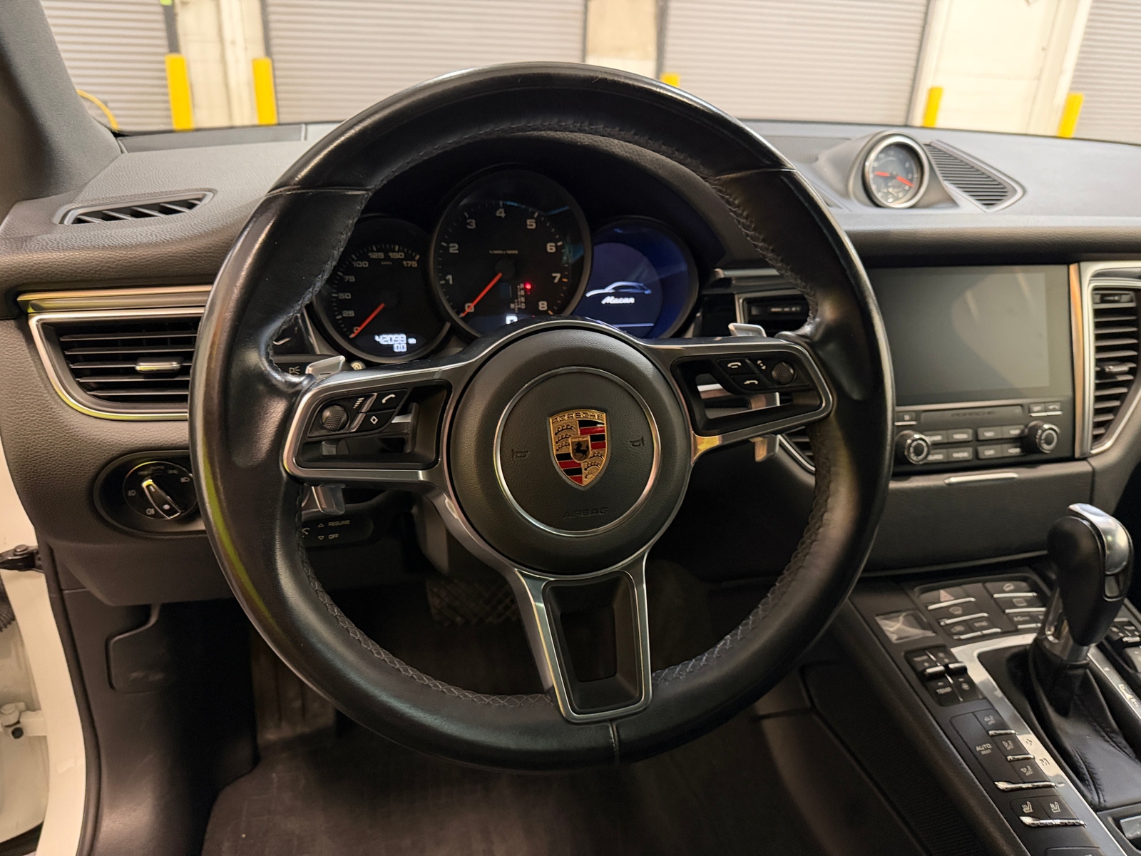 Thumbnail: 2017 Porsche Macan - 5