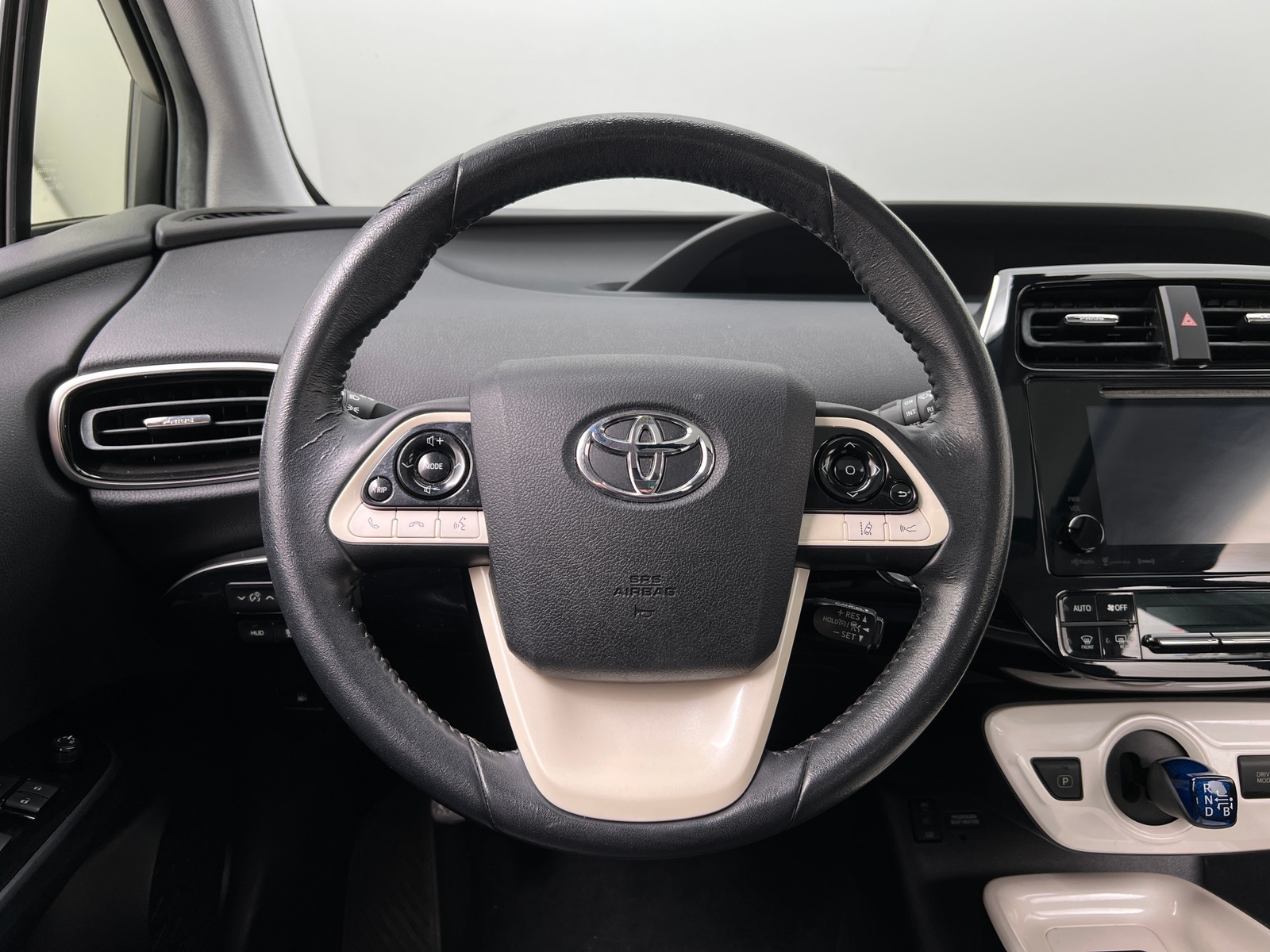 Thumbnail: 2016 Toyota Prius - 4
