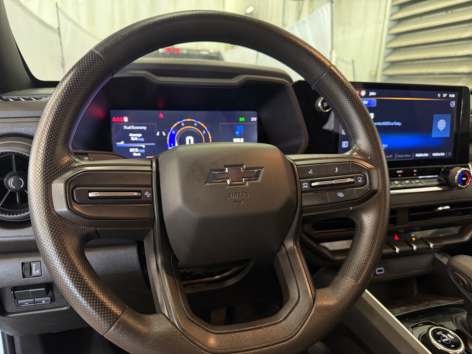 Thumbnail: 2024 Chevrolet Colorado - 5