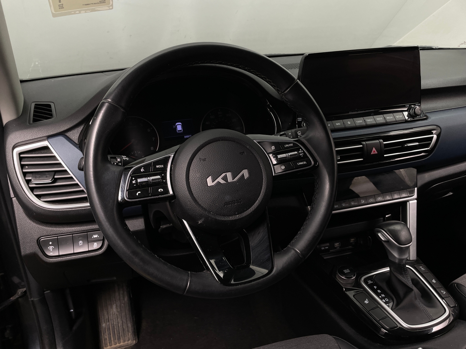 Thumbnail: 2023 Kia Seltos - 4