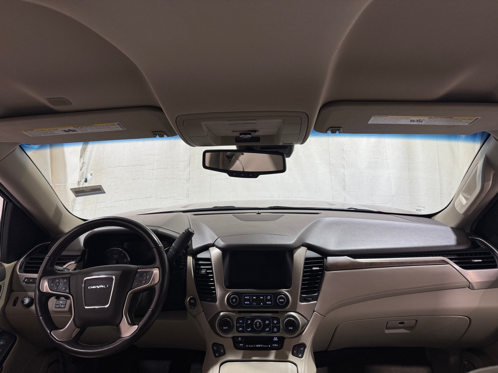 Thumbnail: 2019 GMC Yukon XL - 2