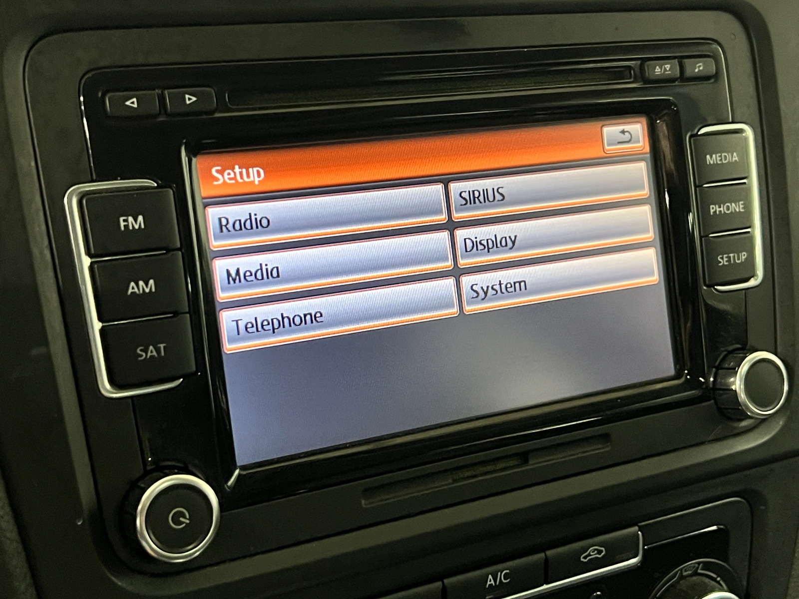 Thumbnail: 2014 Volkswagen Jetta - 4