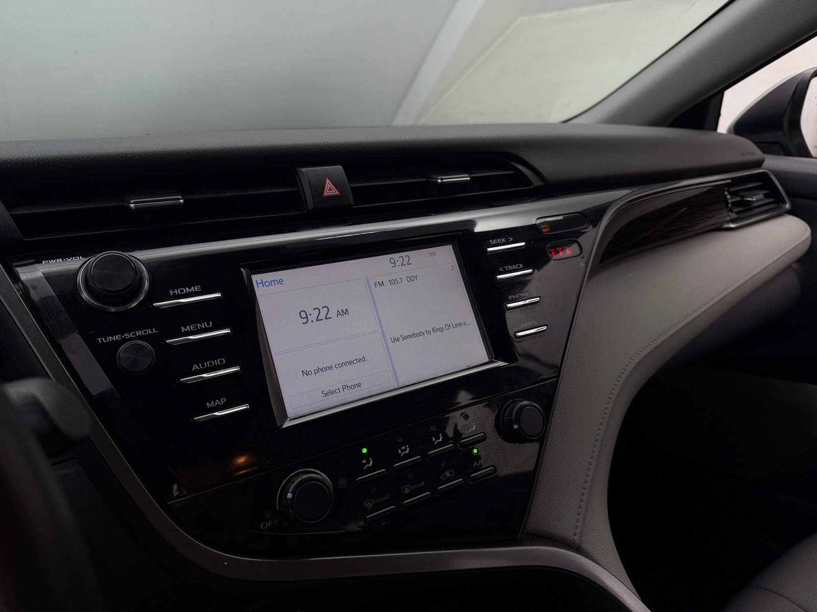 Thumbnail: 2019 Toyota Camry - 4