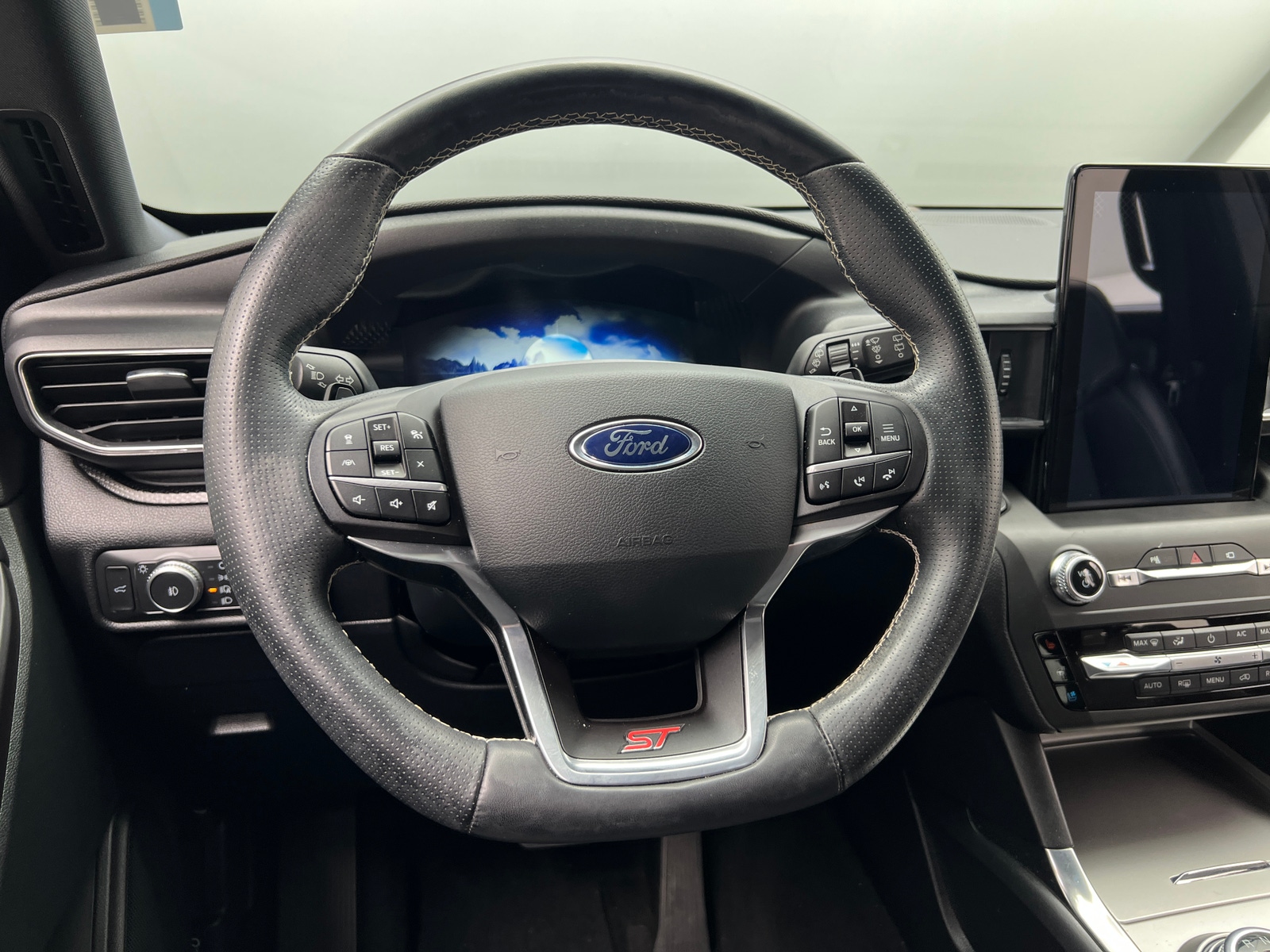 Thumbnail: 2020 Ford Explorer - 4