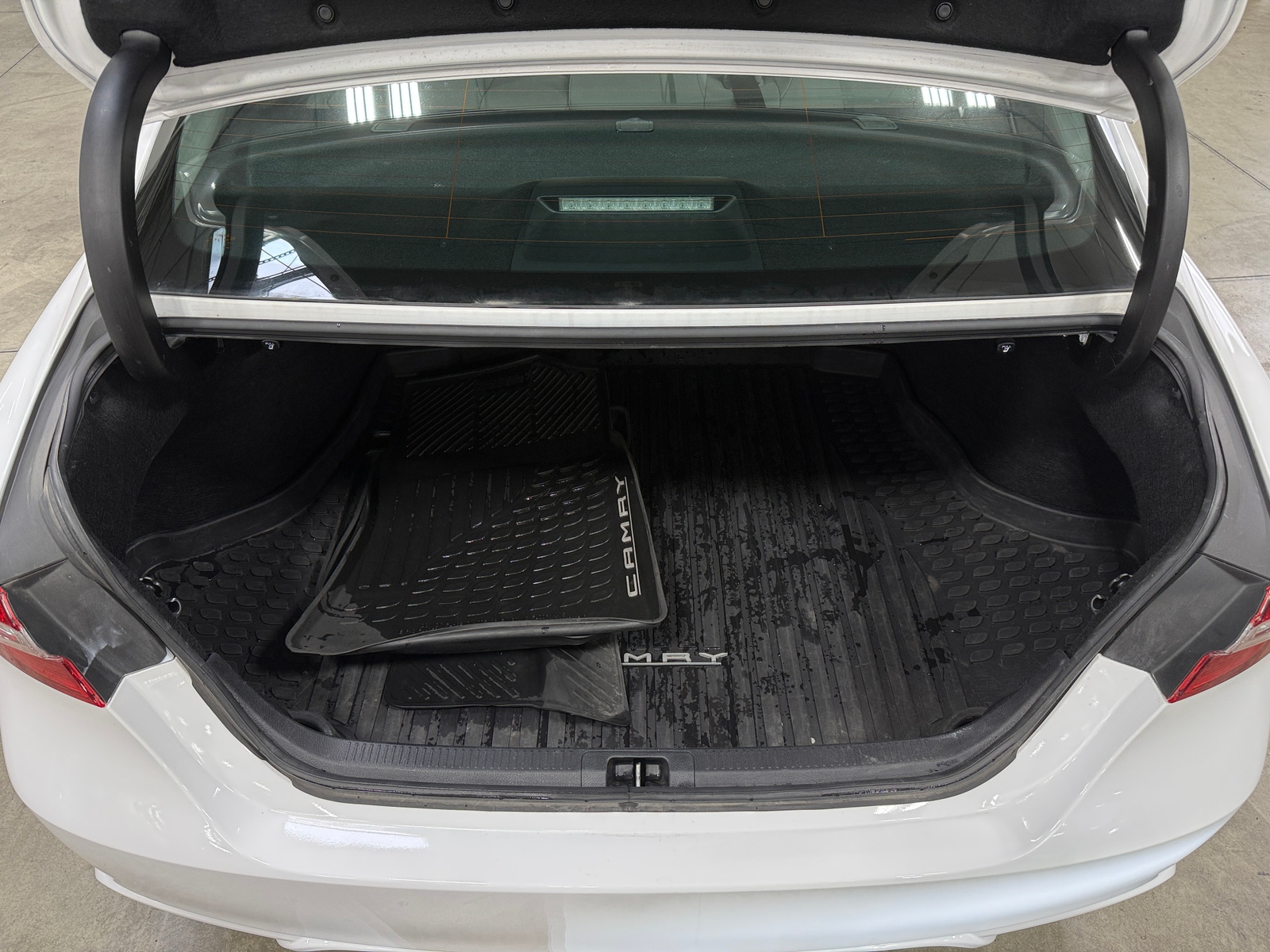Thumbnail: 2019 Toyota Camry - 7