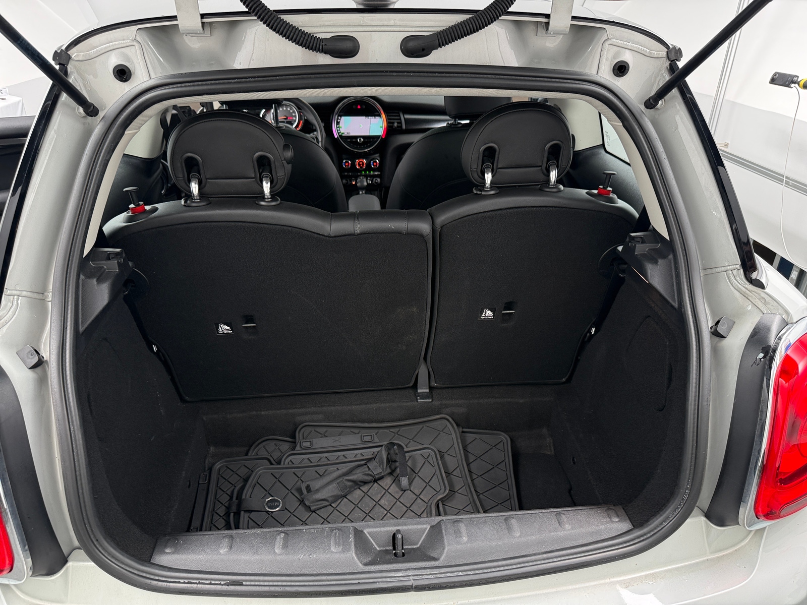Thumbnail: 2019 MINI Cooper Hardtop - 6