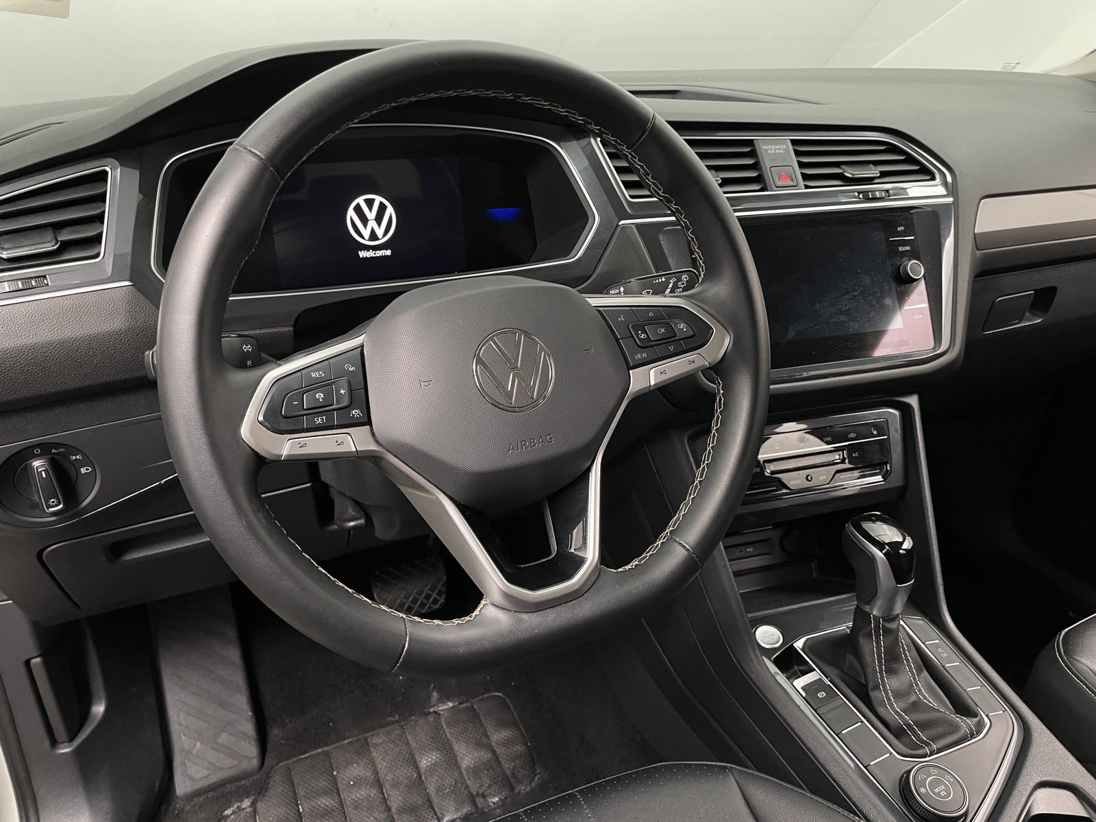 Thumbnail: 2024 Volkswagen Tiguan - 4
