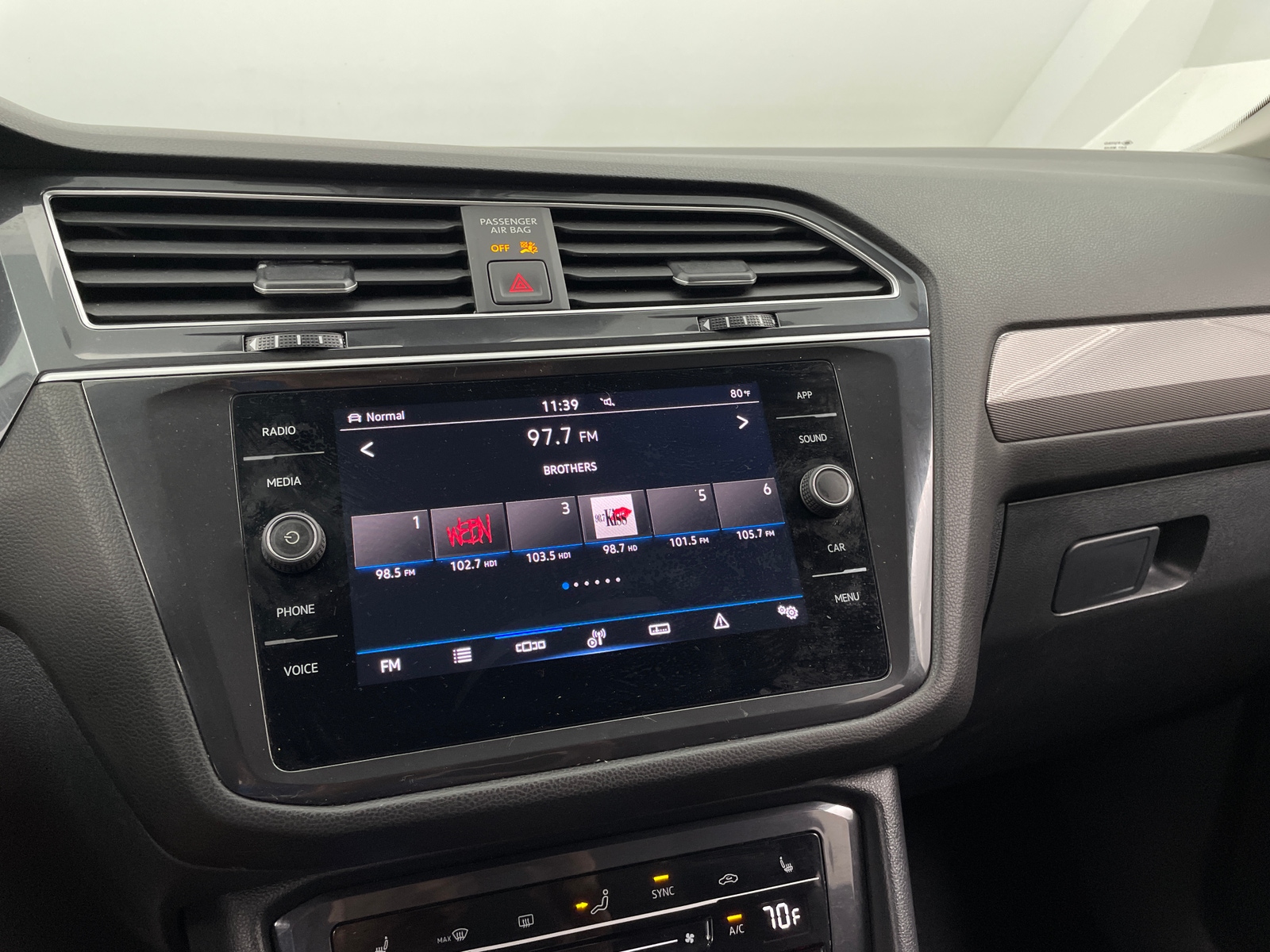 Thumbnail: 2024 Volkswagen Tiguan - 3
