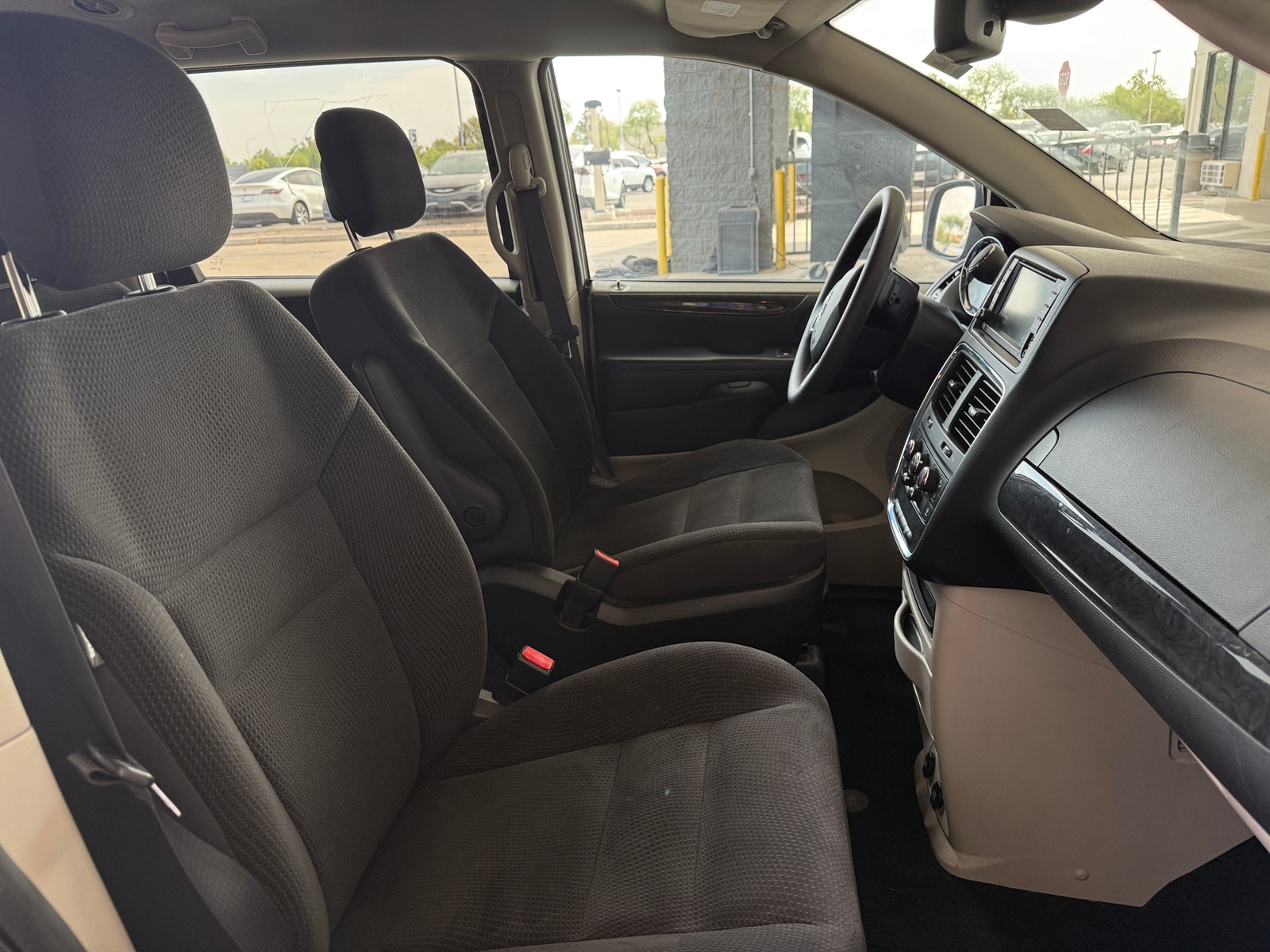 Thumbnail: 2018 Dodge Grand Caravan - 2