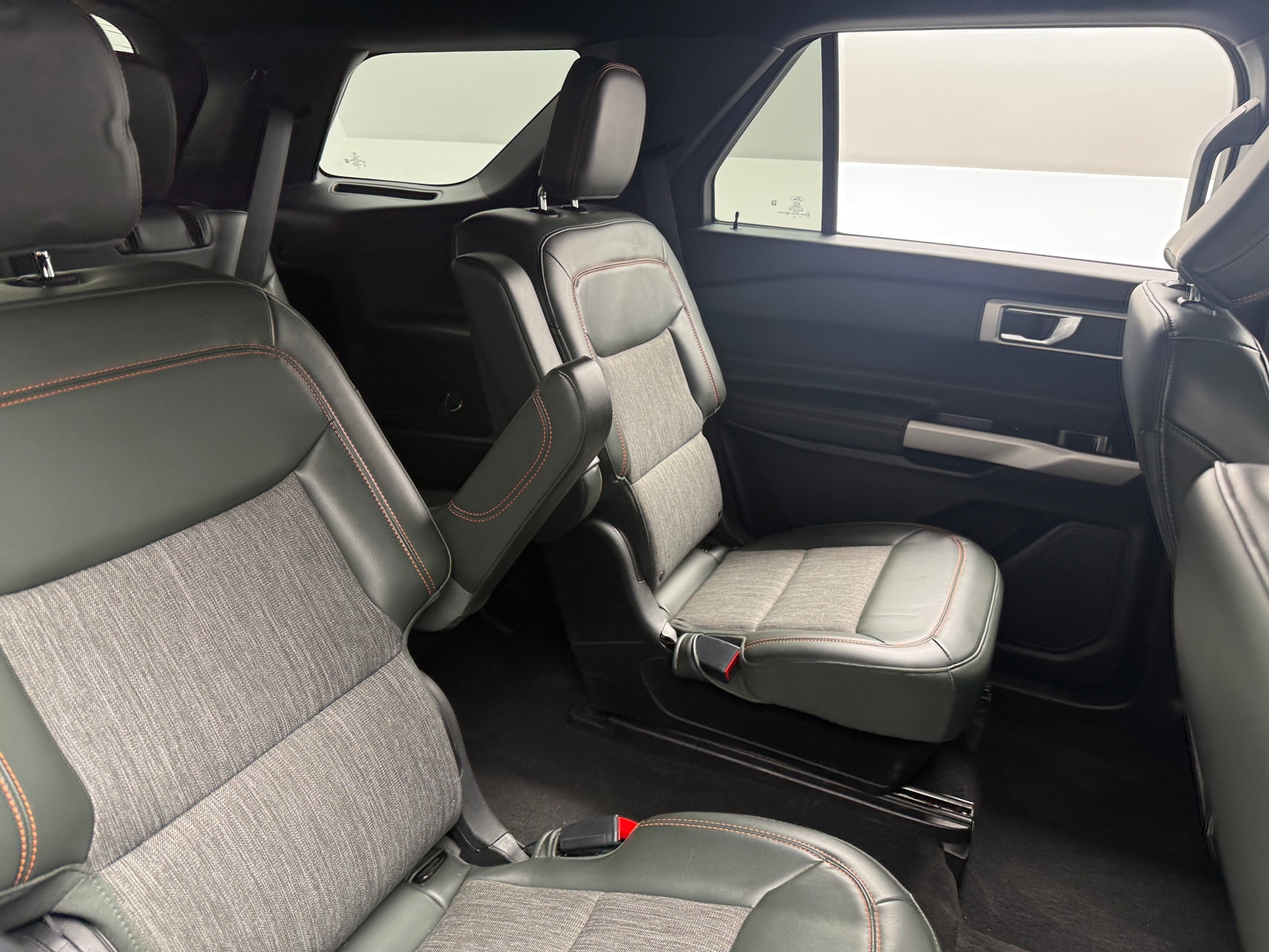 Thumbnail: 2022 Ford Explorer - 5