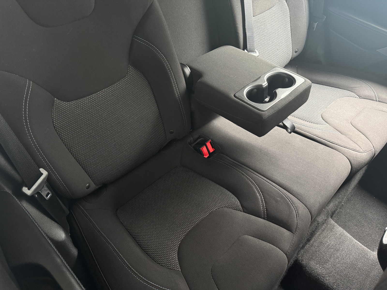 Thumbnail: 2019 Jeep Cherokee - 6