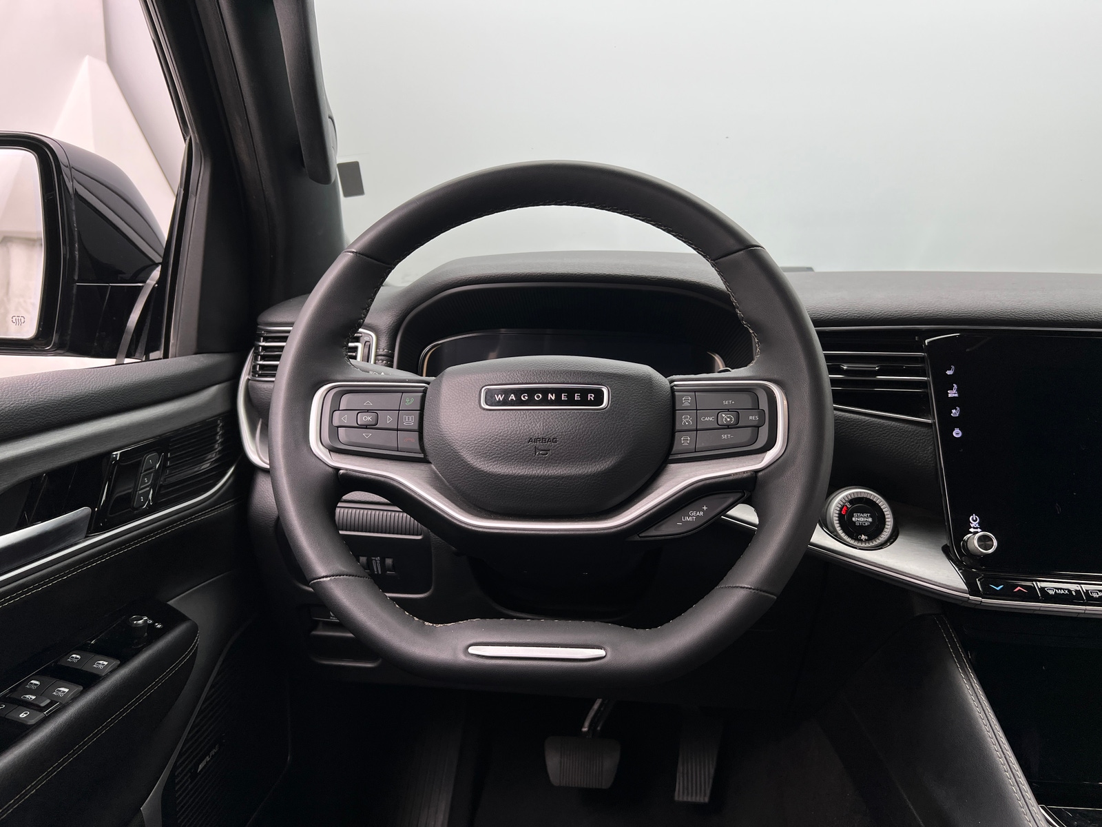 Thumbnail: 2025 Jeep Wagoneer - 4