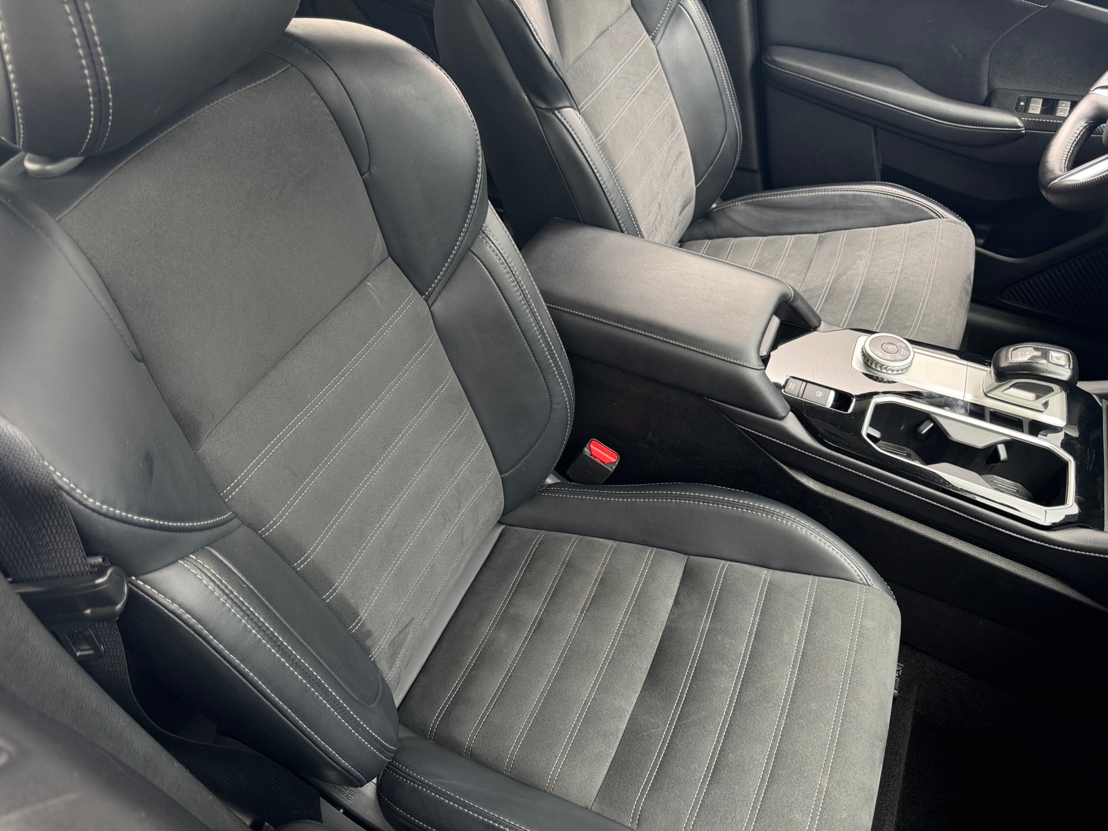 Thumbnail: 2025 Mitsubishi Outlander - 2