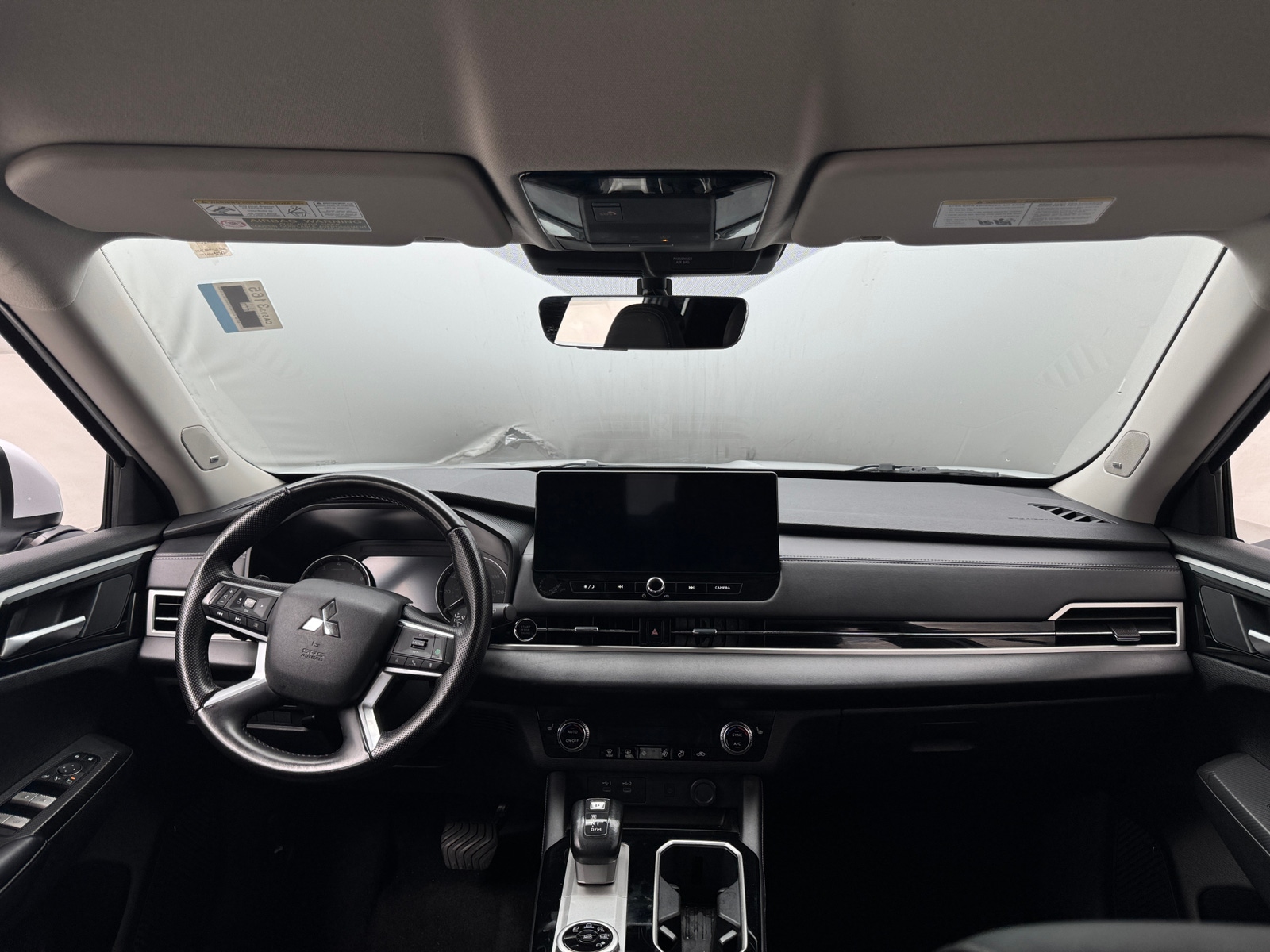 Thumbnail: 2025 Mitsubishi Outlander - 3