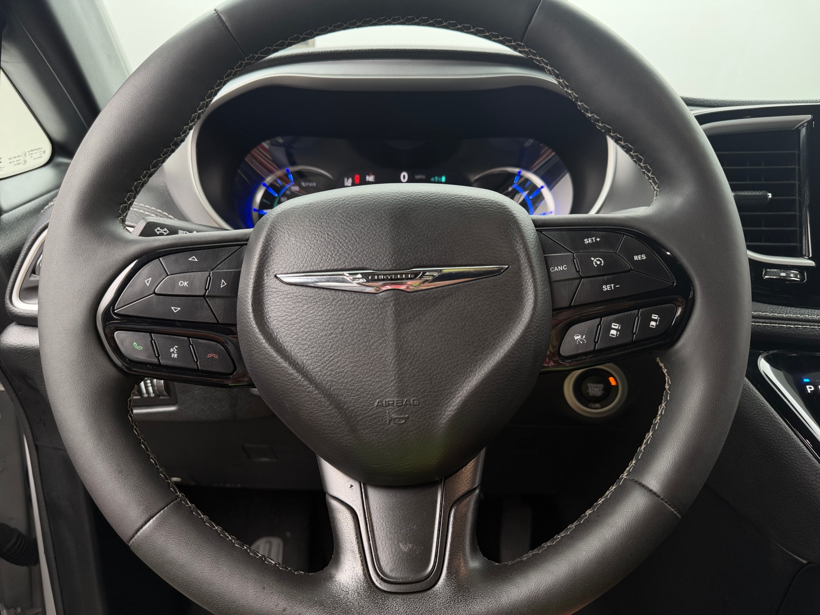 Thumbnail: 2024 Chrysler Pacifica - 4