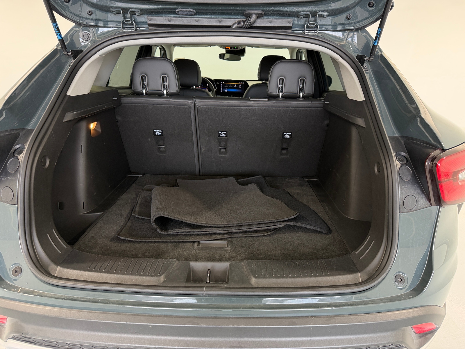Thumbnail: 2025 Chevrolet Trax - 6