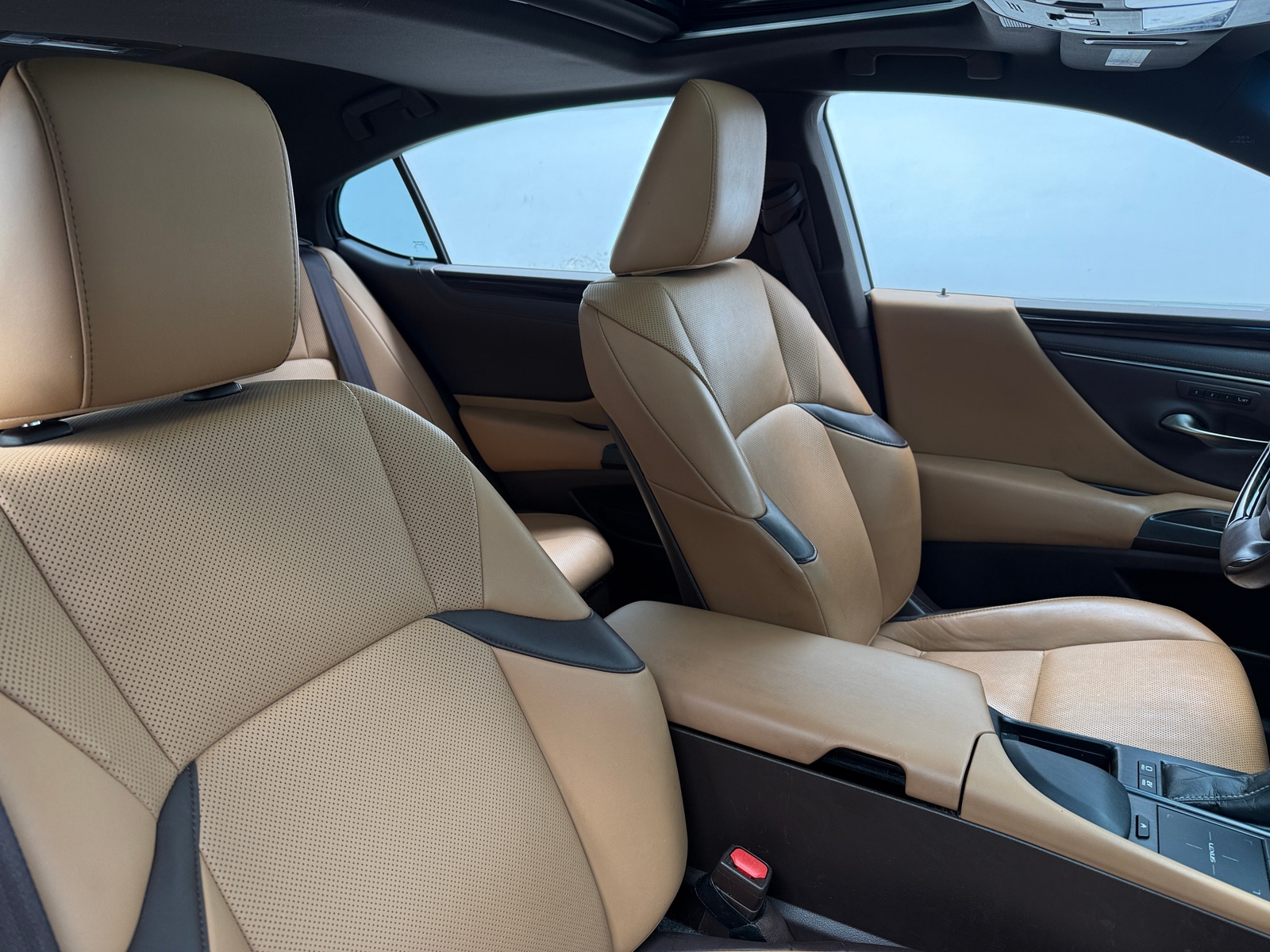 Thumbnail: 2019 Lexus ES - 2