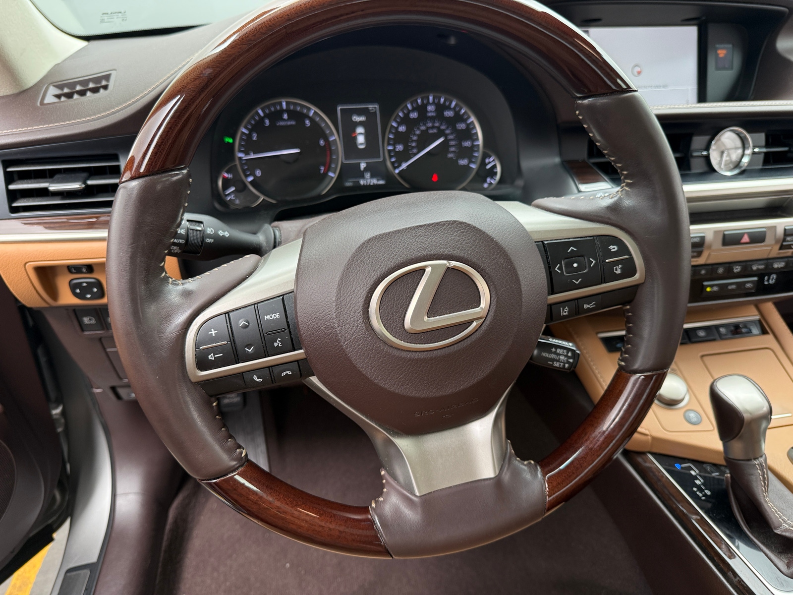 Thumbnail: 2017 Lexus ES - 4