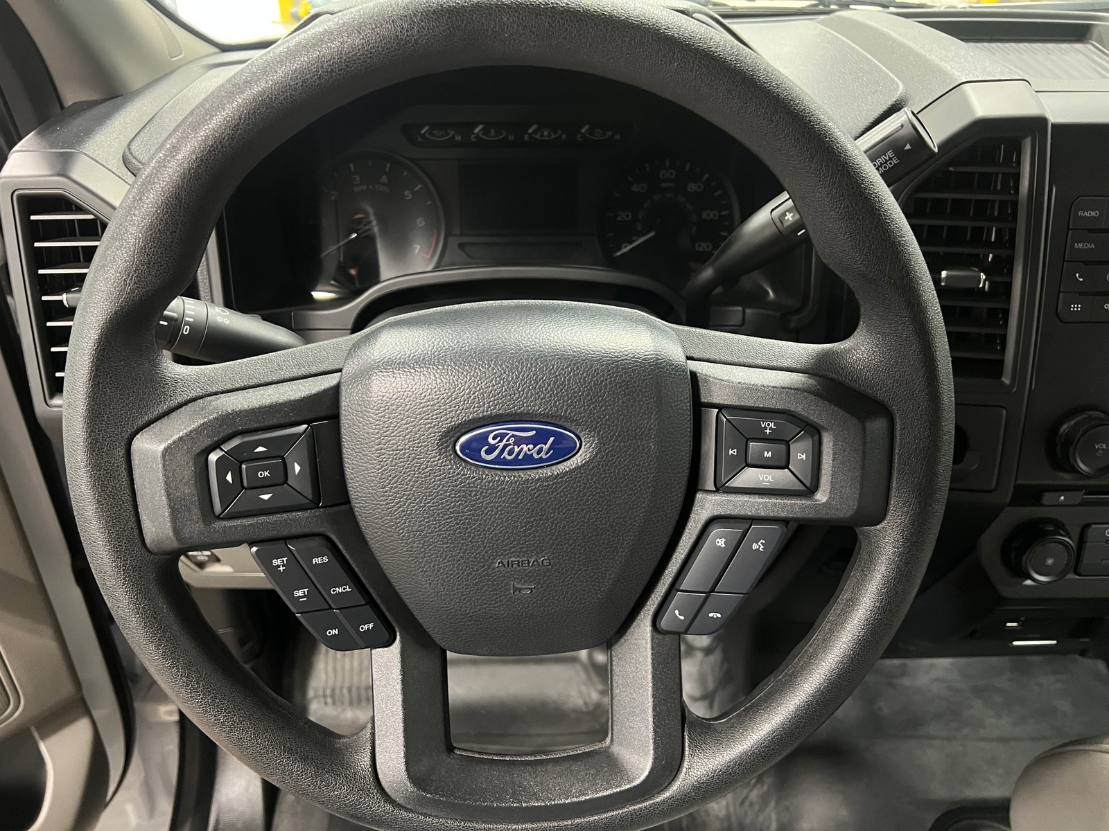 Thumbnail: 2018 Ford Econoline - 5