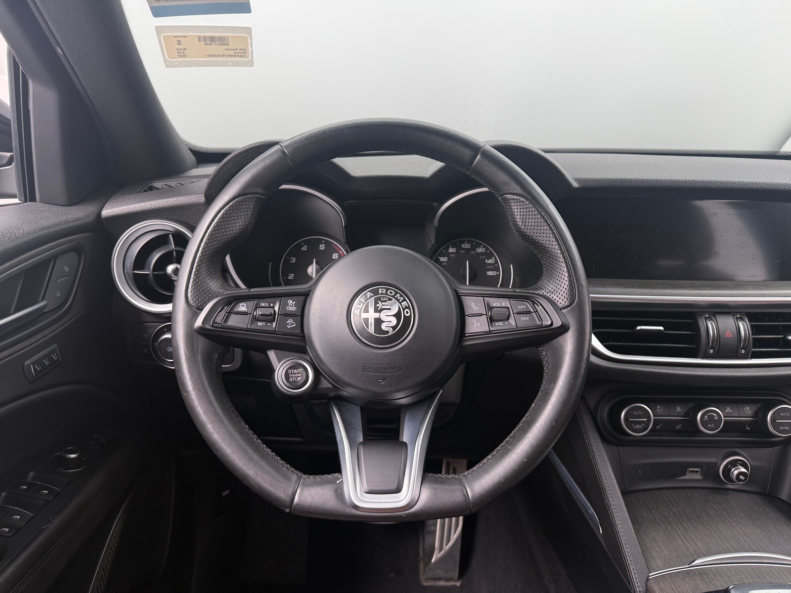 Thumbnail: 2022 Alfa Romeo Stelvio - 4