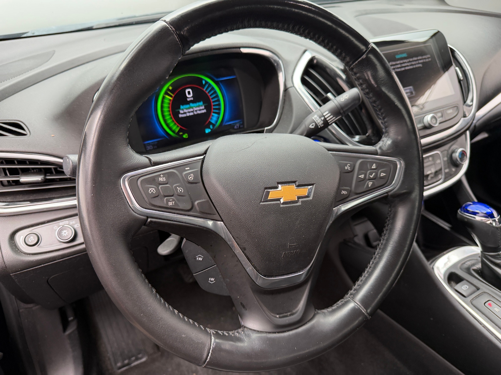 Thumbnail: 2018 Chevrolet Volt - 4