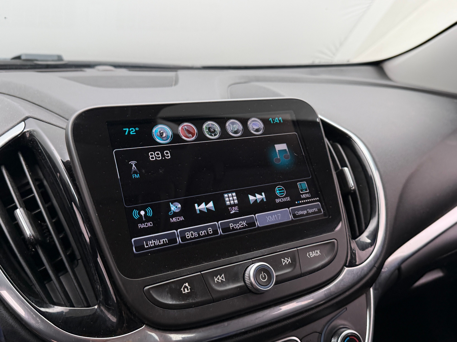 Thumbnail: 2018 Chevrolet Volt - 3