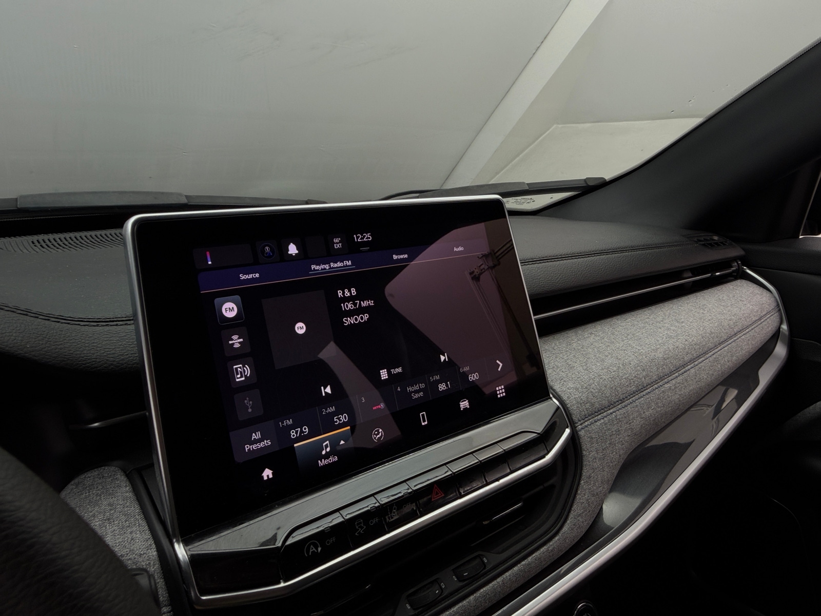 Thumbnail: 2023 Jeep Compass - 4