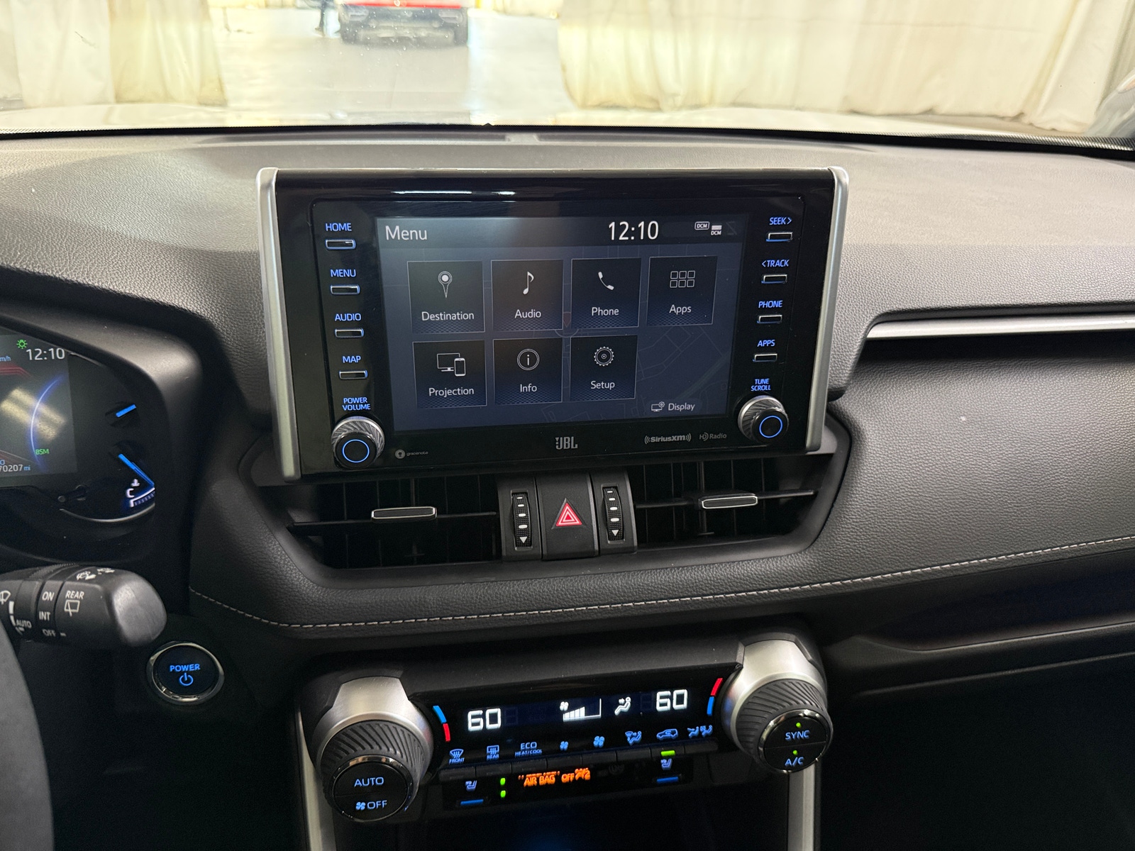 Thumbnail: 2021 Toyota RAV4 - 4