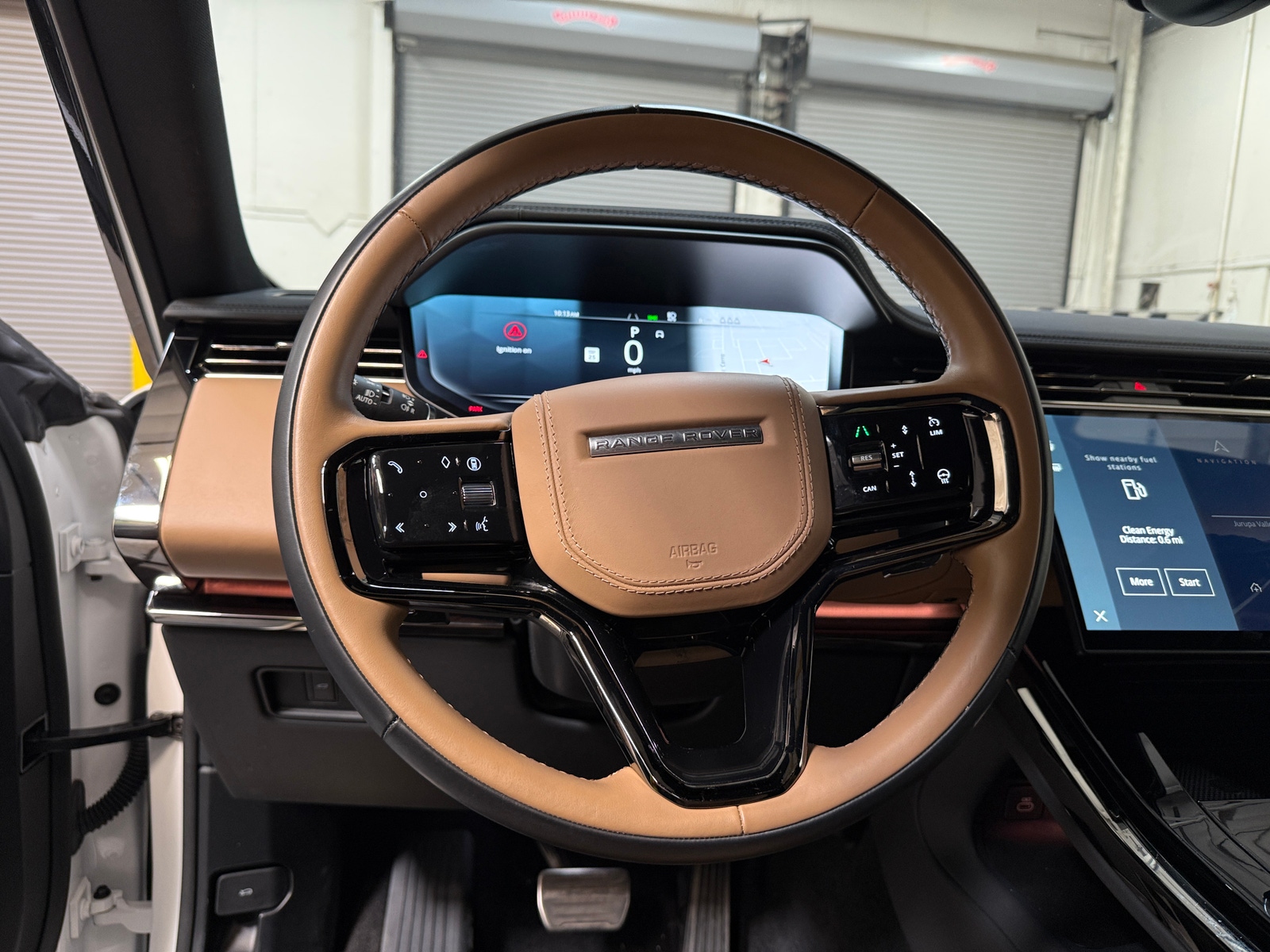 Thumbnail: 2025 Land Rover Range Rover Sport - 4