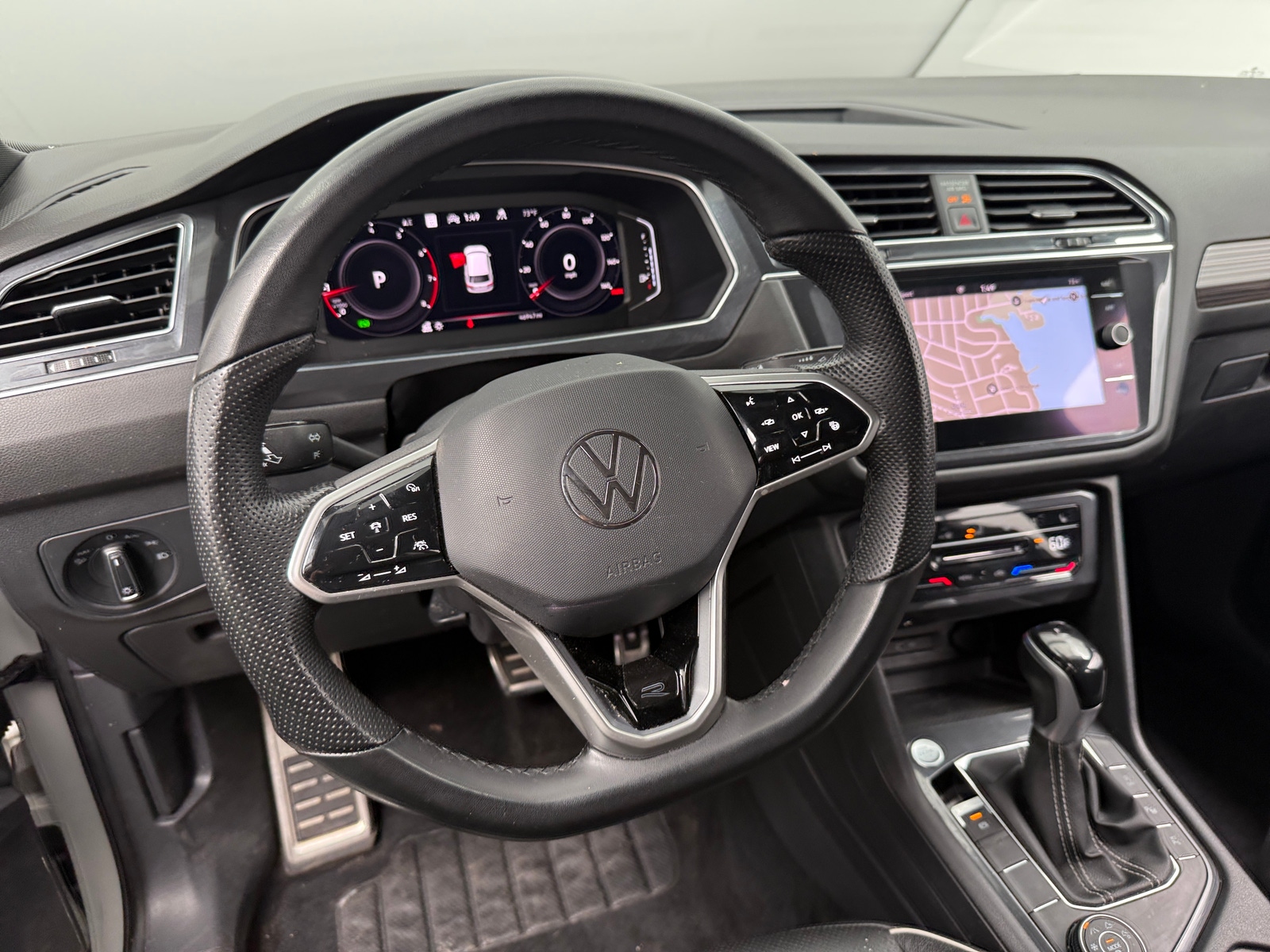 Thumbnail: 2022 Volkswagen Tiguan - 5