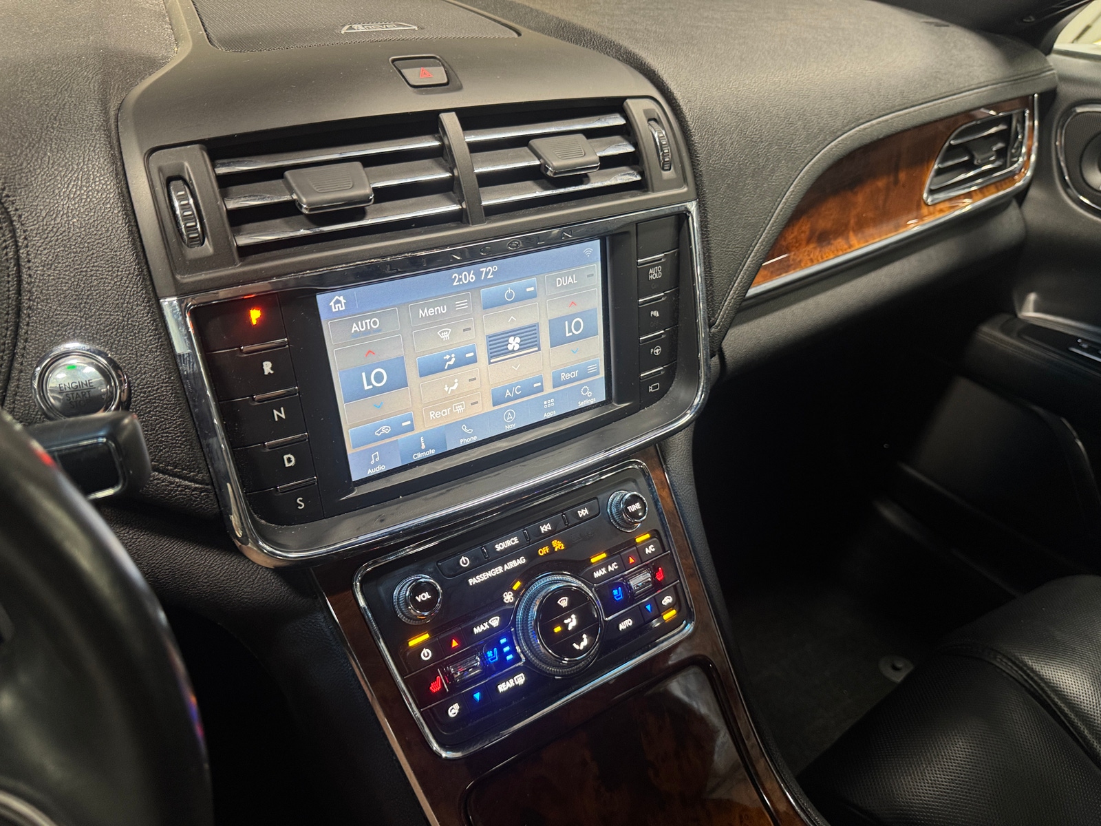 Thumbnail: 2020 Lincoln Continental - 3