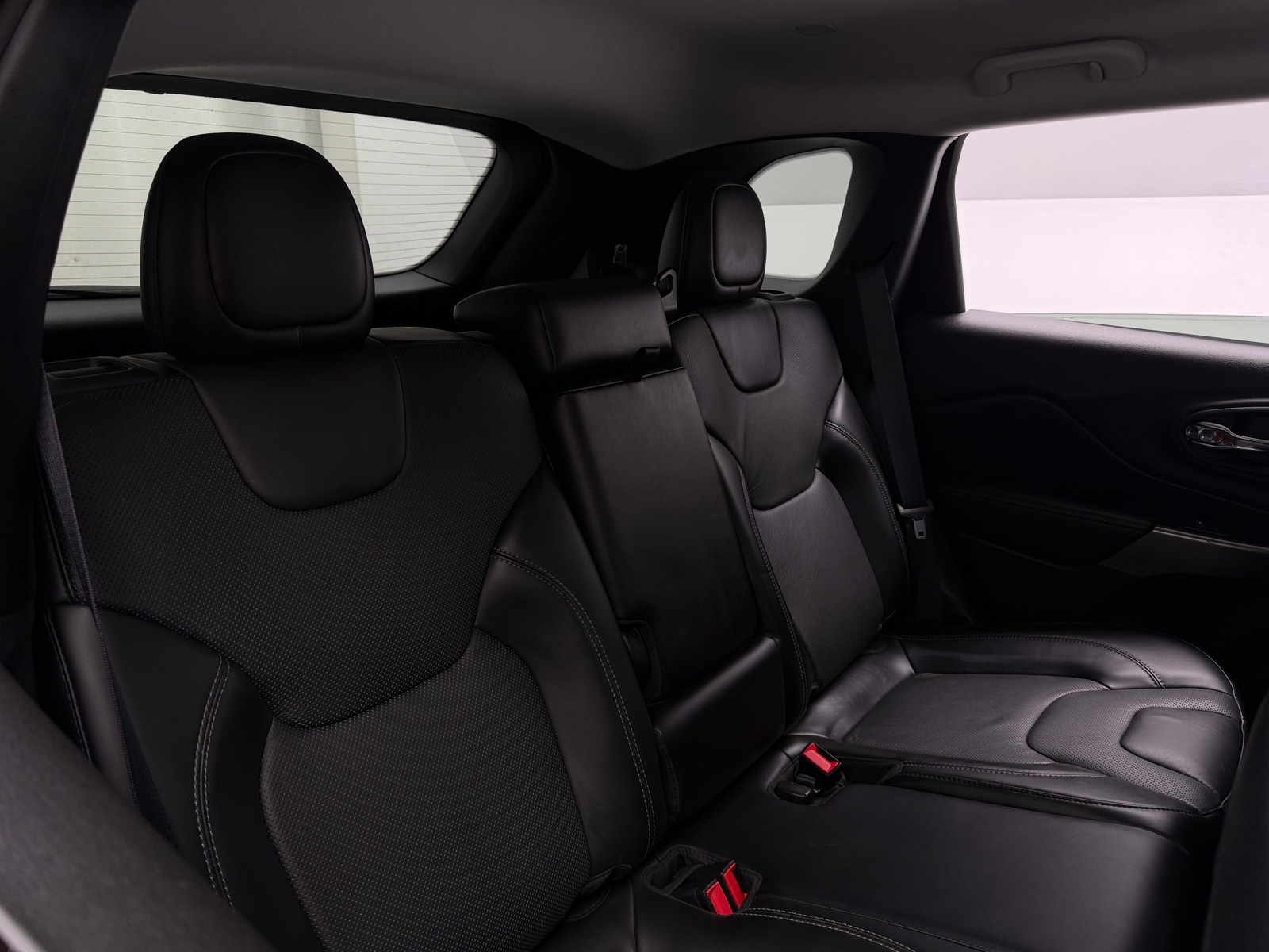 Thumbnail: 2020 Jeep Cherokee - 5