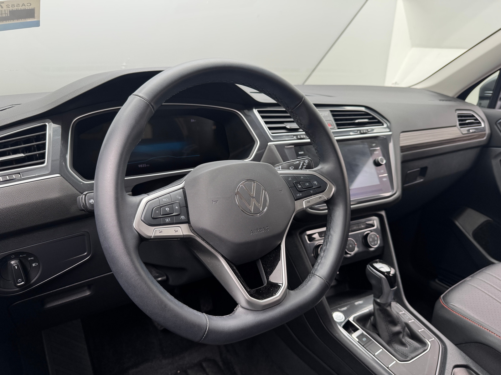Thumbnail: 2024 Volkswagen Tiguan - 4