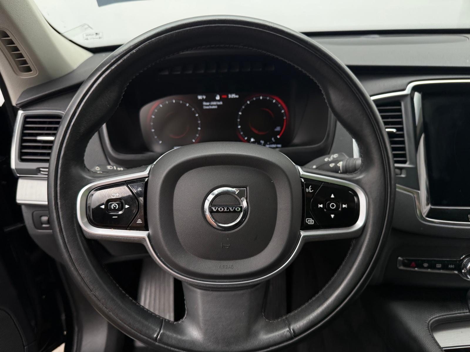 Thumbnail: 2022 Volvo XC90 - 4