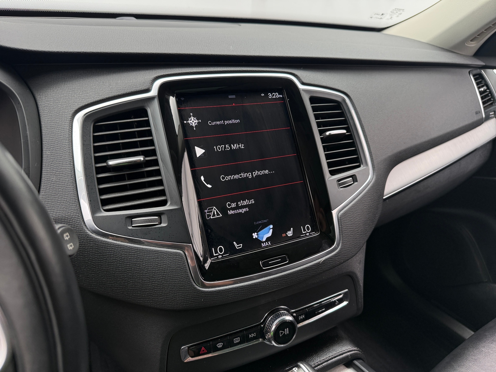 Thumbnail: 2022 Volvo XC90 - 3