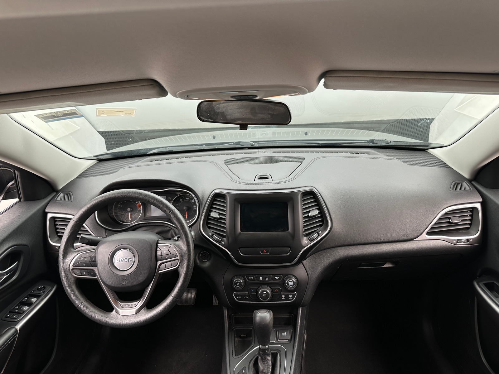 Thumbnail: 2019 Jeep Cherokee - 3