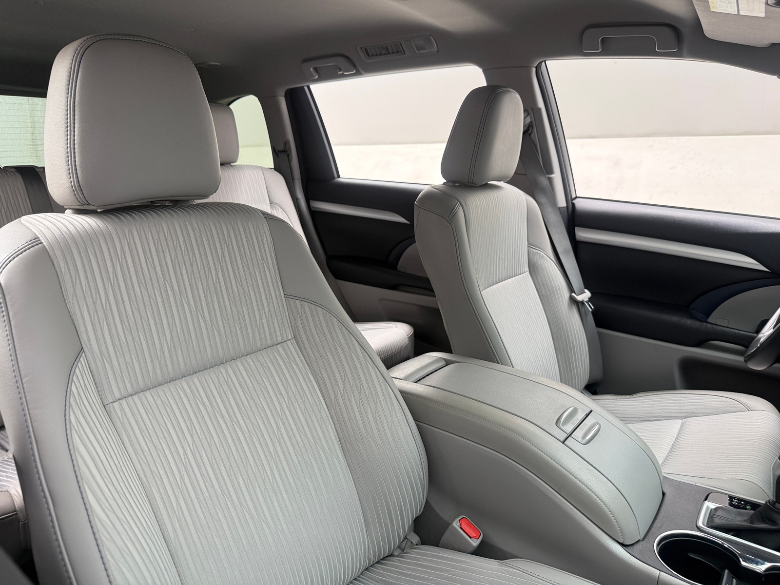 Thumbnail: 2017 Toyota Highlander - 2