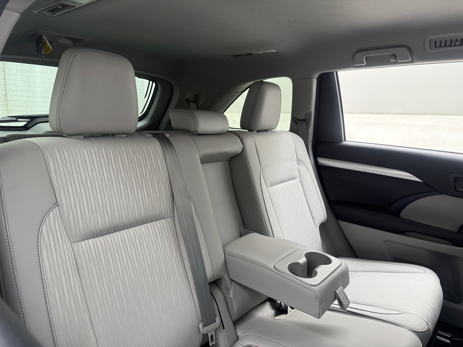 Thumbnail: 2017 Toyota Highlander - 6